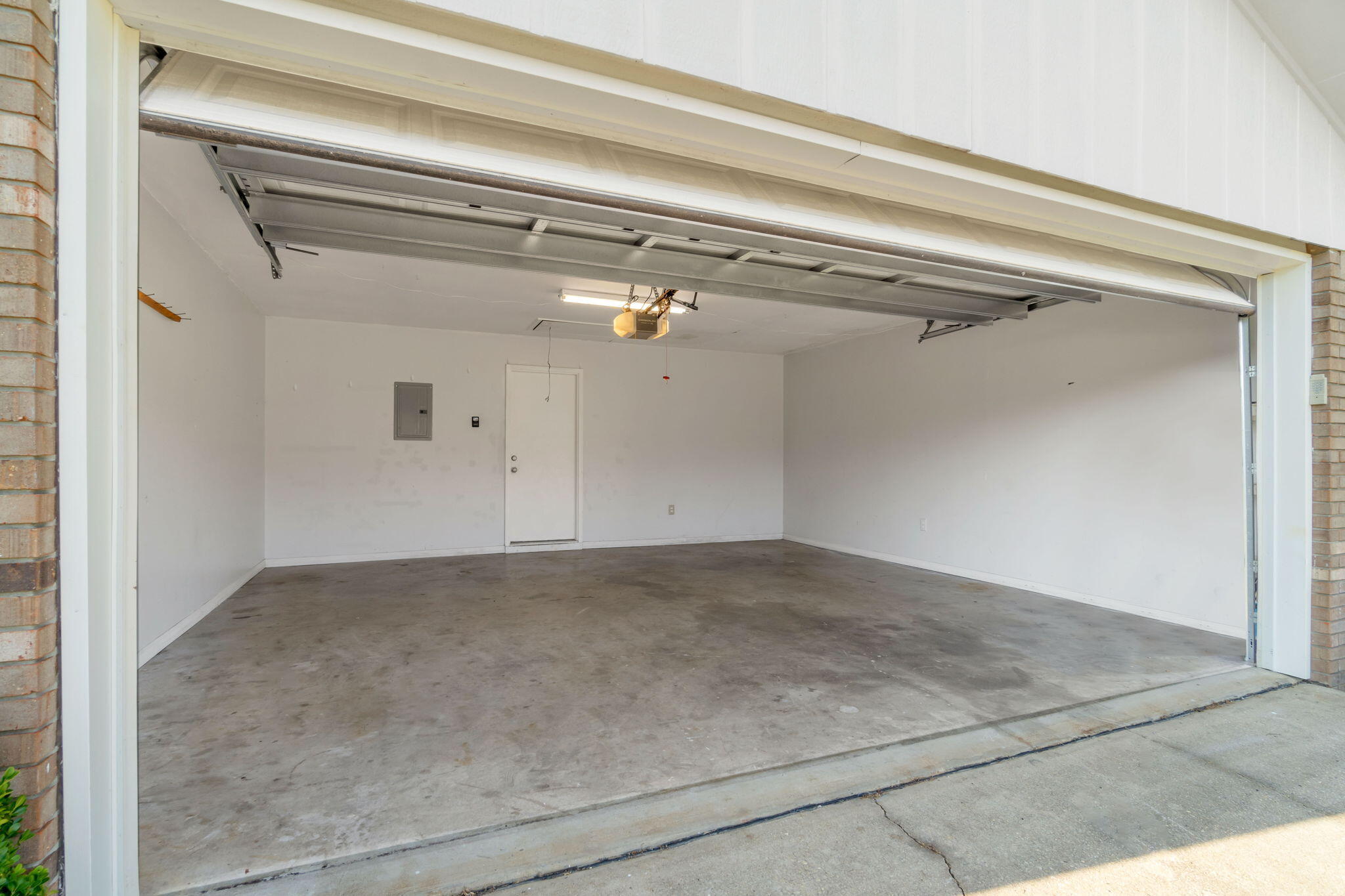 COUNTRYVIEW ESTATES 3RD ADDN - Residential Lease