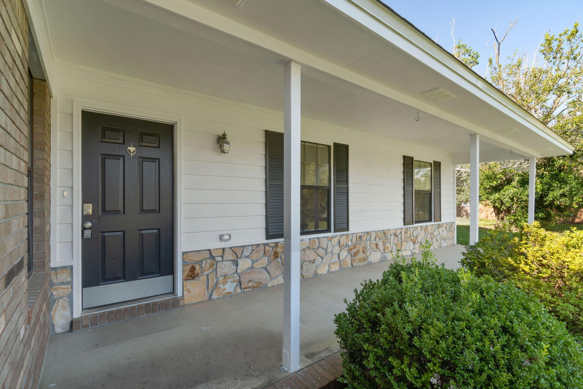 COUNTRYVIEW ESTATES 3RD ADDN - Residential Lease