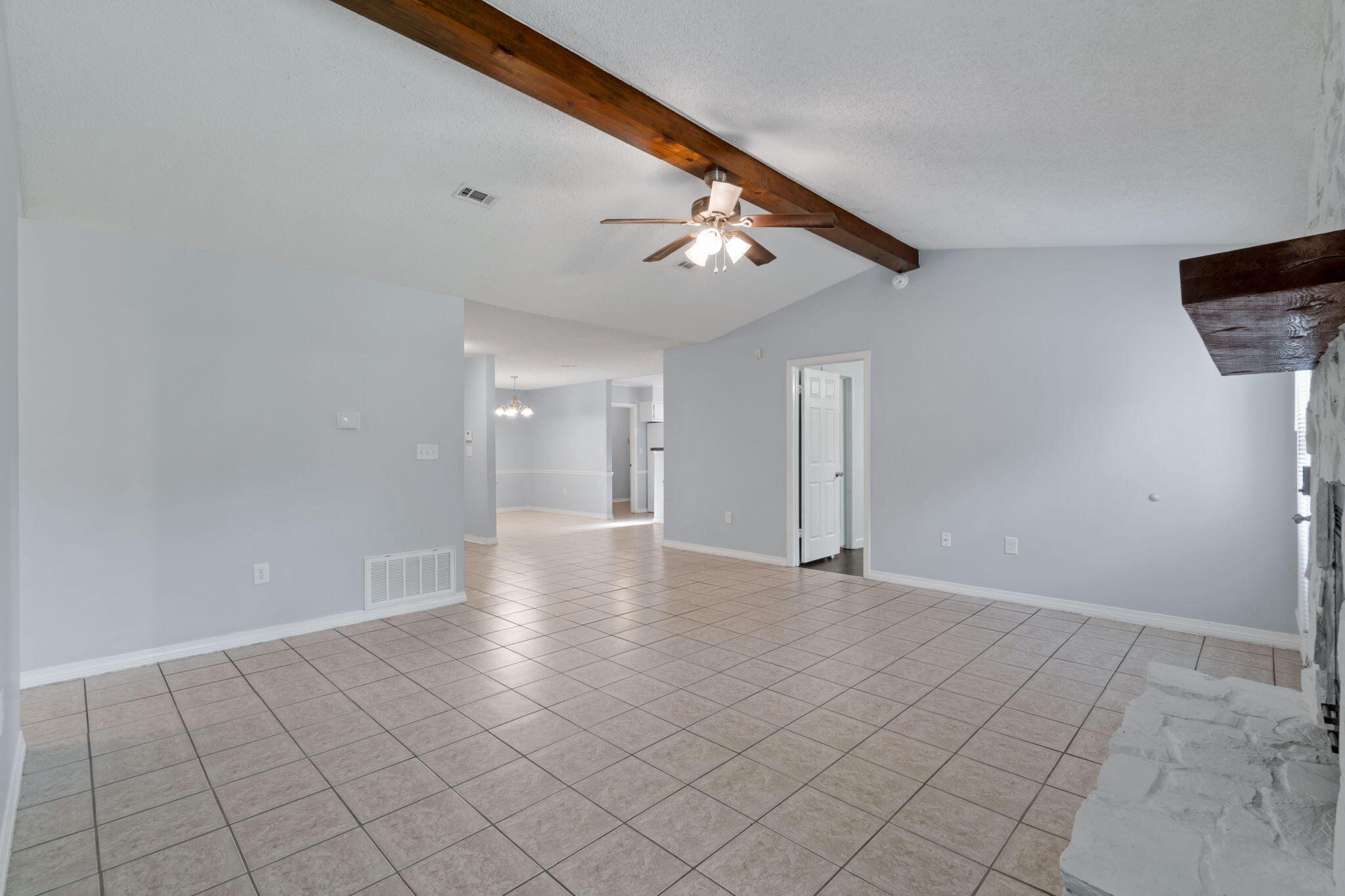 COUNTRYVIEW ESTATES 3RD ADDN - Residential Lease
