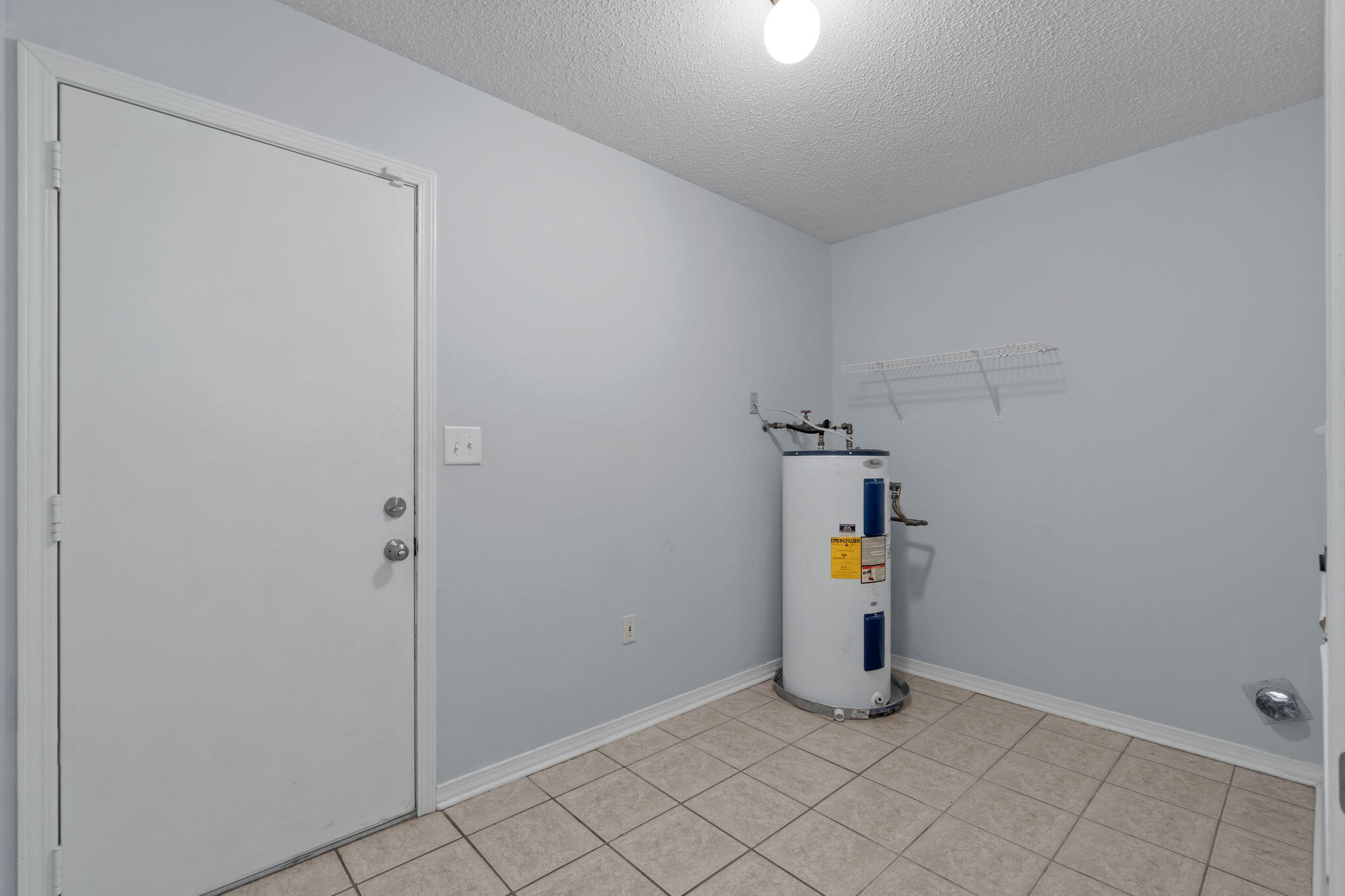 COUNTRYVIEW ESTATES 3RD ADDN - Residential Lease