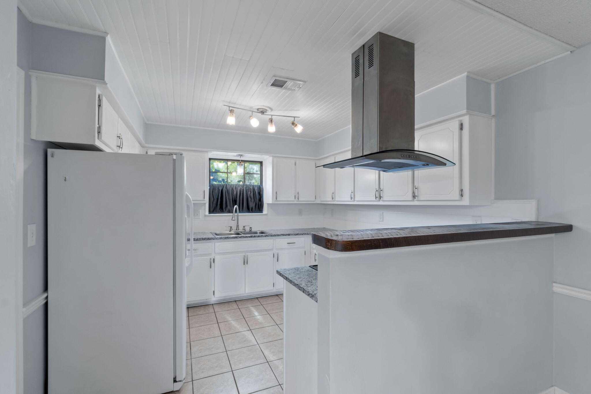 COUNTRYVIEW ESTATES 3RD ADDN - Residential Lease