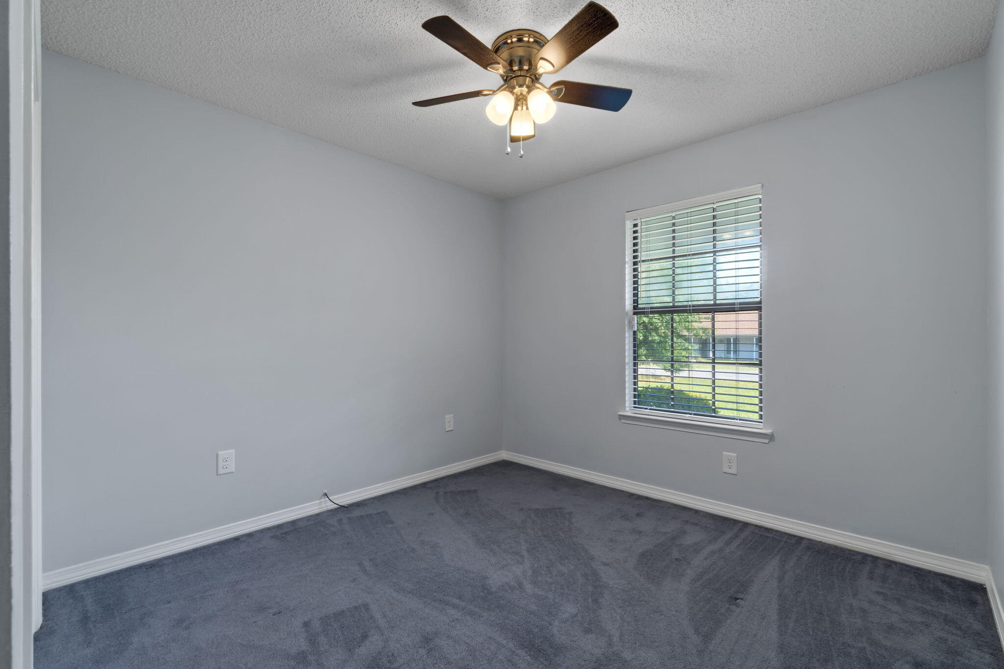 COUNTRYVIEW ESTATES 3RD ADDN - Residential Lease