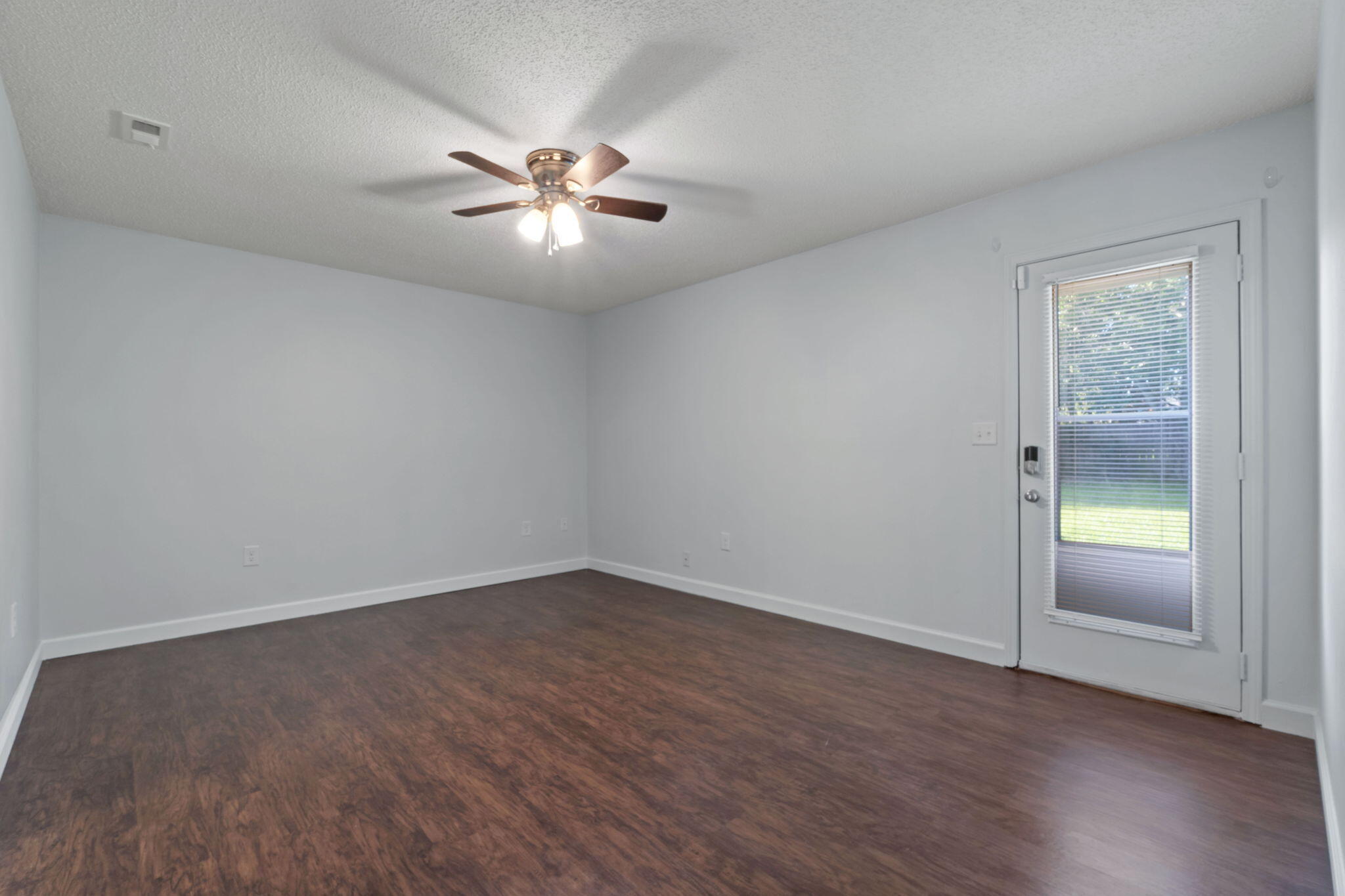 COUNTRYVIEW ESTATES 3RD ADDN - Residential Lease