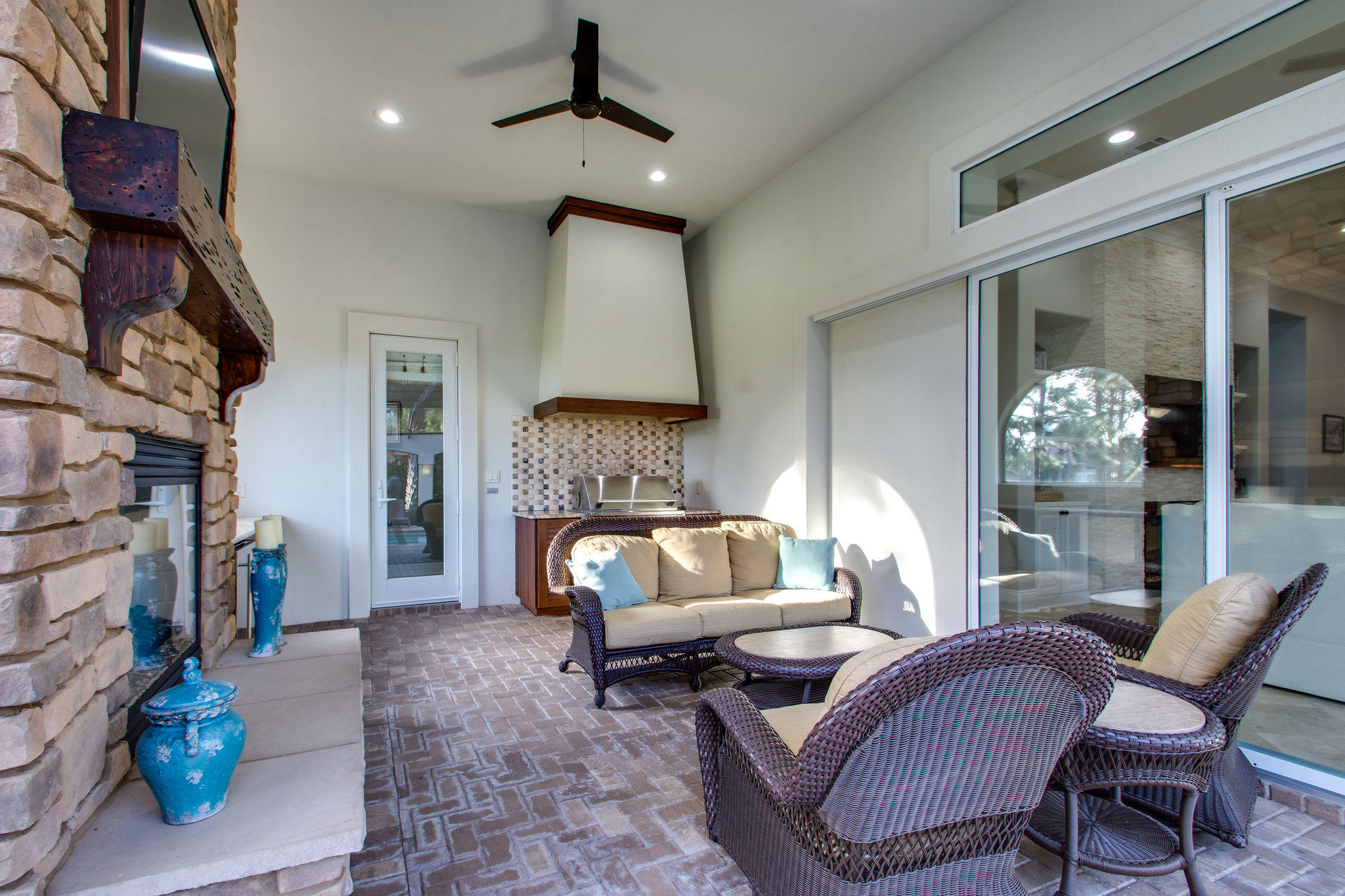 BURNT PINE - Residential