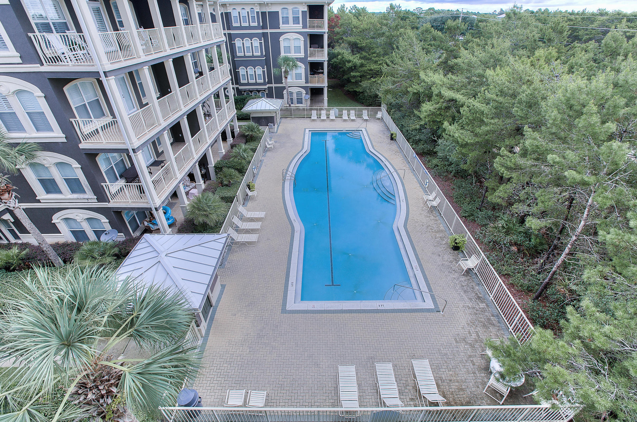 SEAVIEW VILLAS - Residential