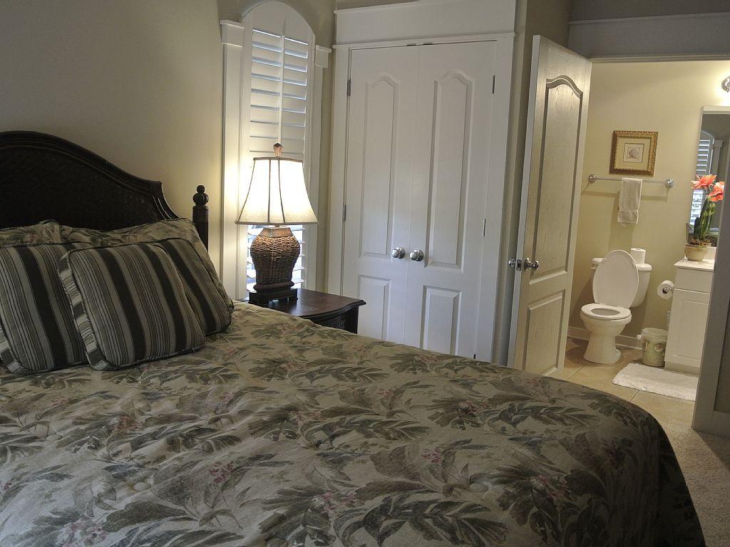 SEAVIEW VILLAS - Residential