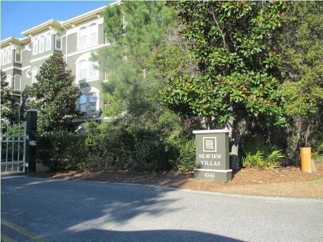 SEAVIEW VILLAS - Residential