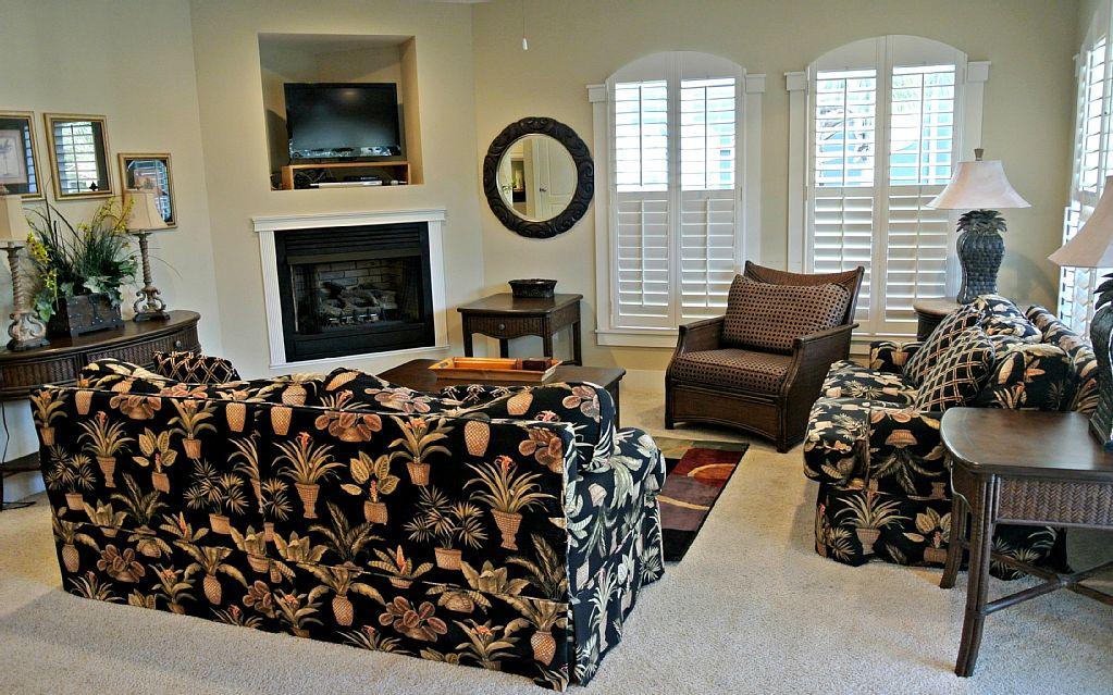 SEAVIEW VILLAS - Residential