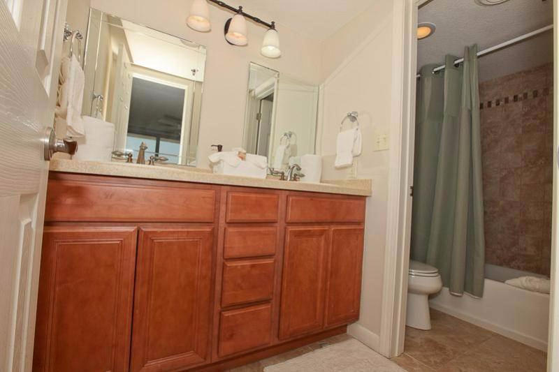 WATERVIEW TOWERS - Residential