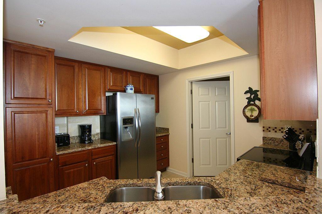 SILVER BEACH TOWERS - Residential