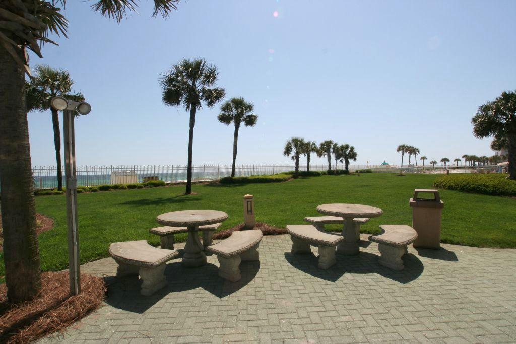 SILVER BEACH TOWERS - Residential