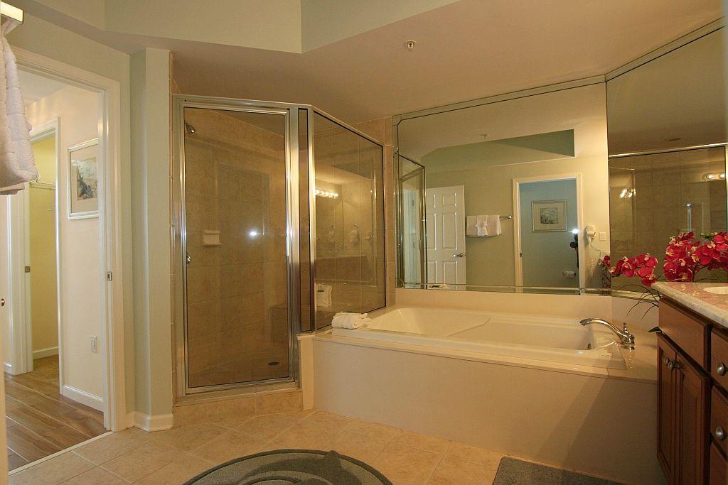 SILVER BEACH TOWERS - Residential