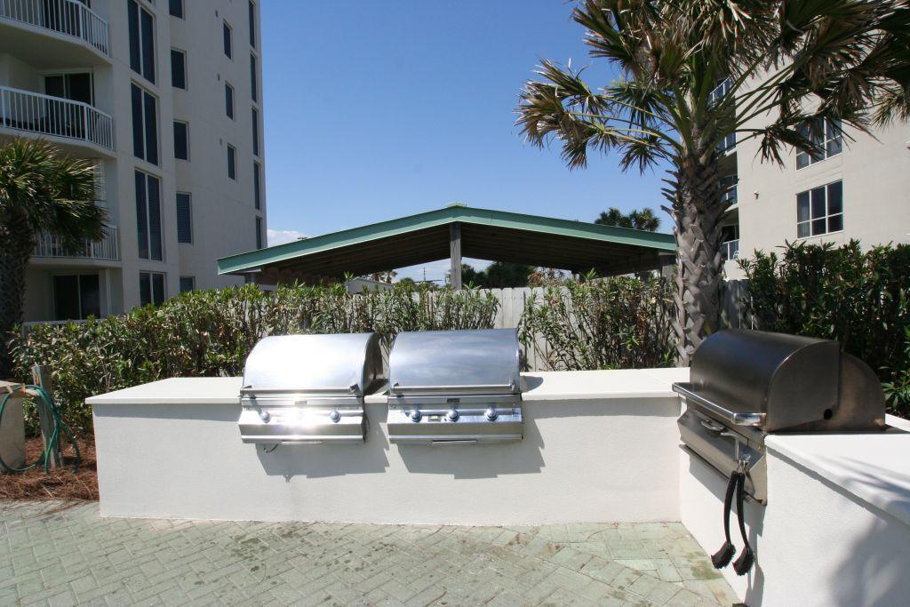 SILVER BEACH TOWERS - Residential