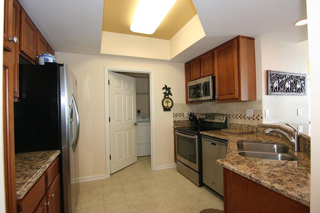 SILVER BEACH TOWERS - Residential