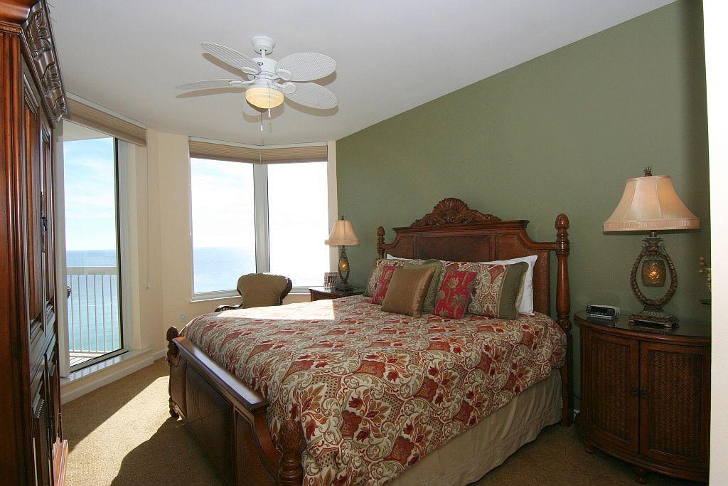 SILVER BEACH TOWERS - Residential