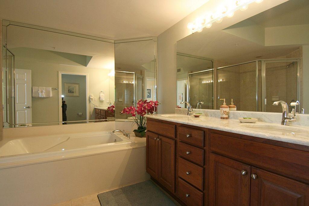 SILVER BEACH TOWERS - Residential