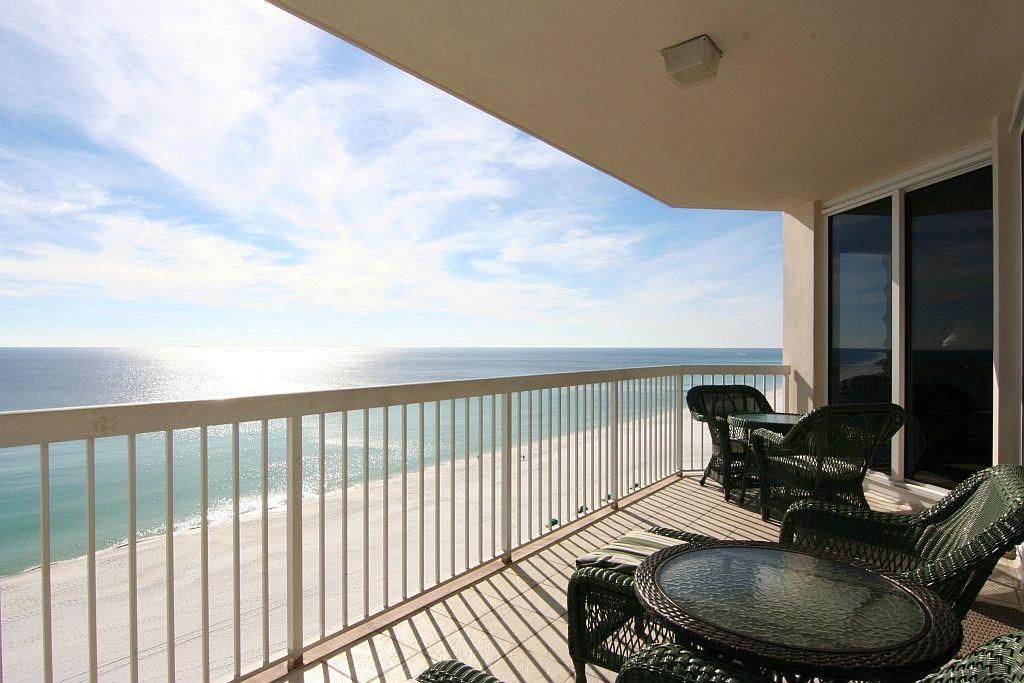 SILVER BEACH TOWERS - Residential