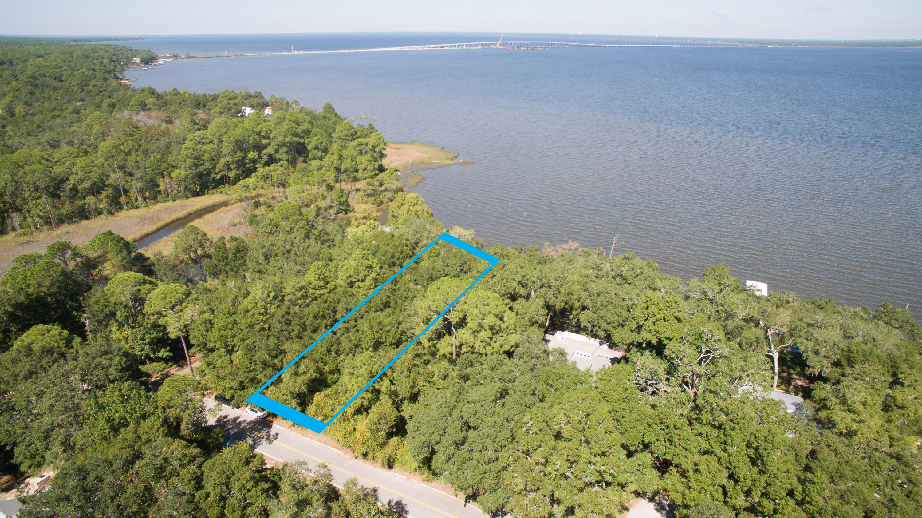 DAUGHETTES AMENDED - Land