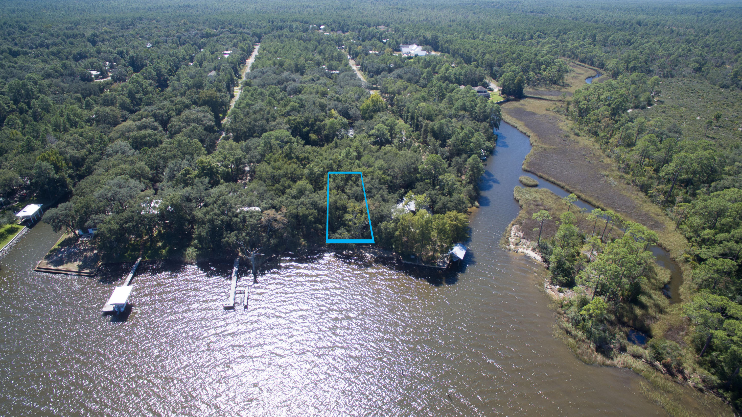 DAUGHETTES AMENDED - Land