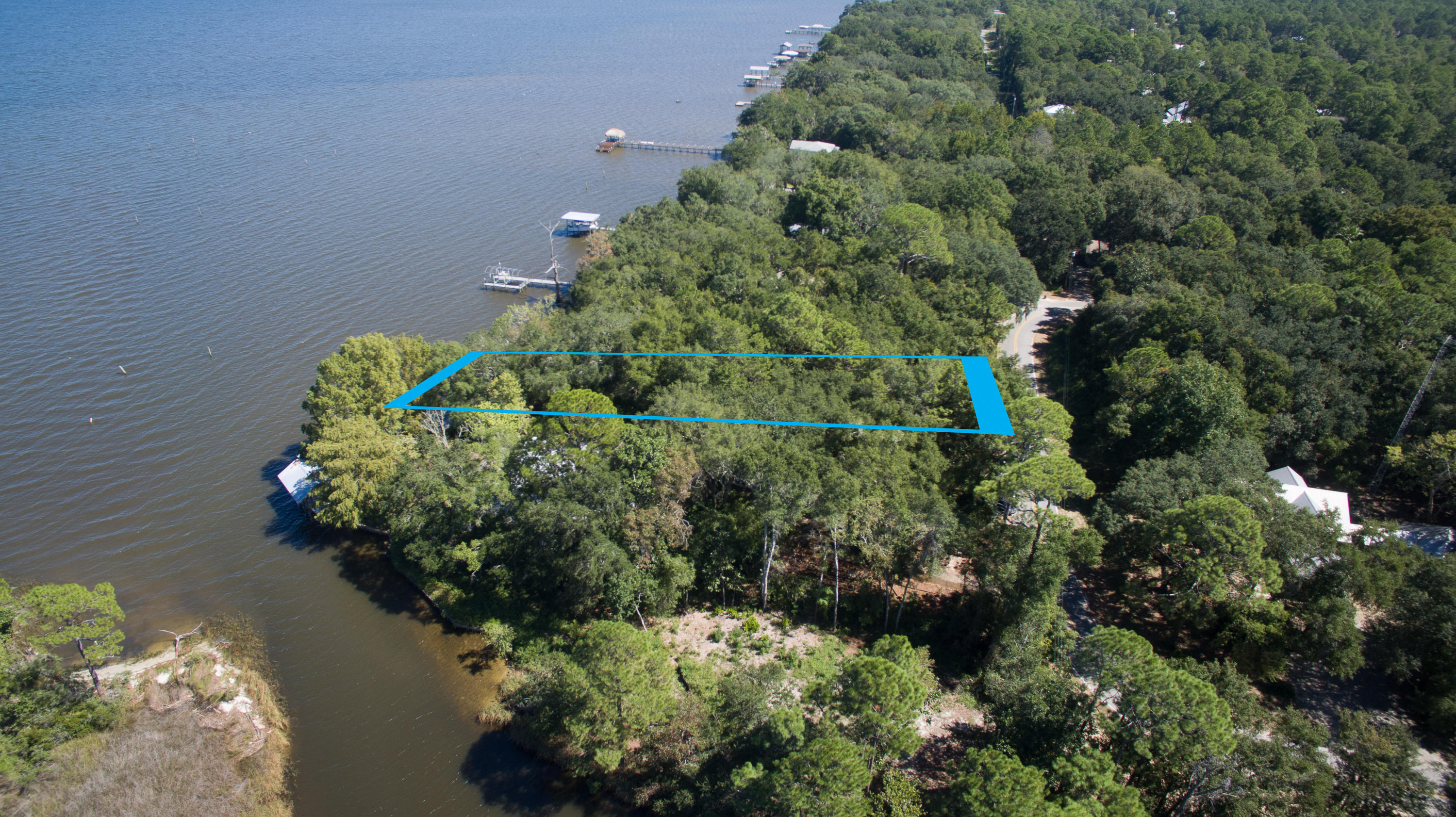 DAUGHETTES AMENDED - Land