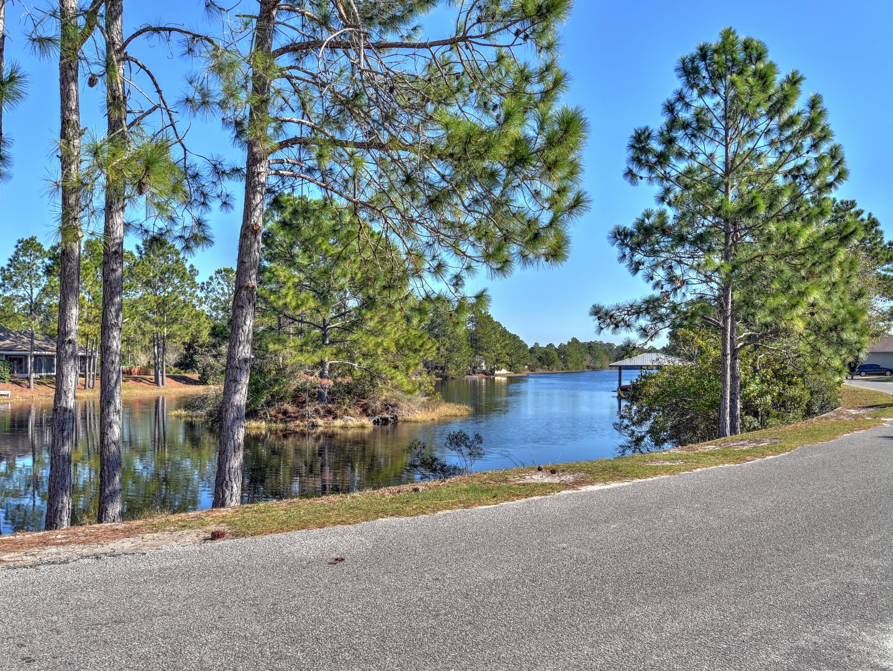 THE COTTAGES OF SHORTLINE LAKE EST - Residential