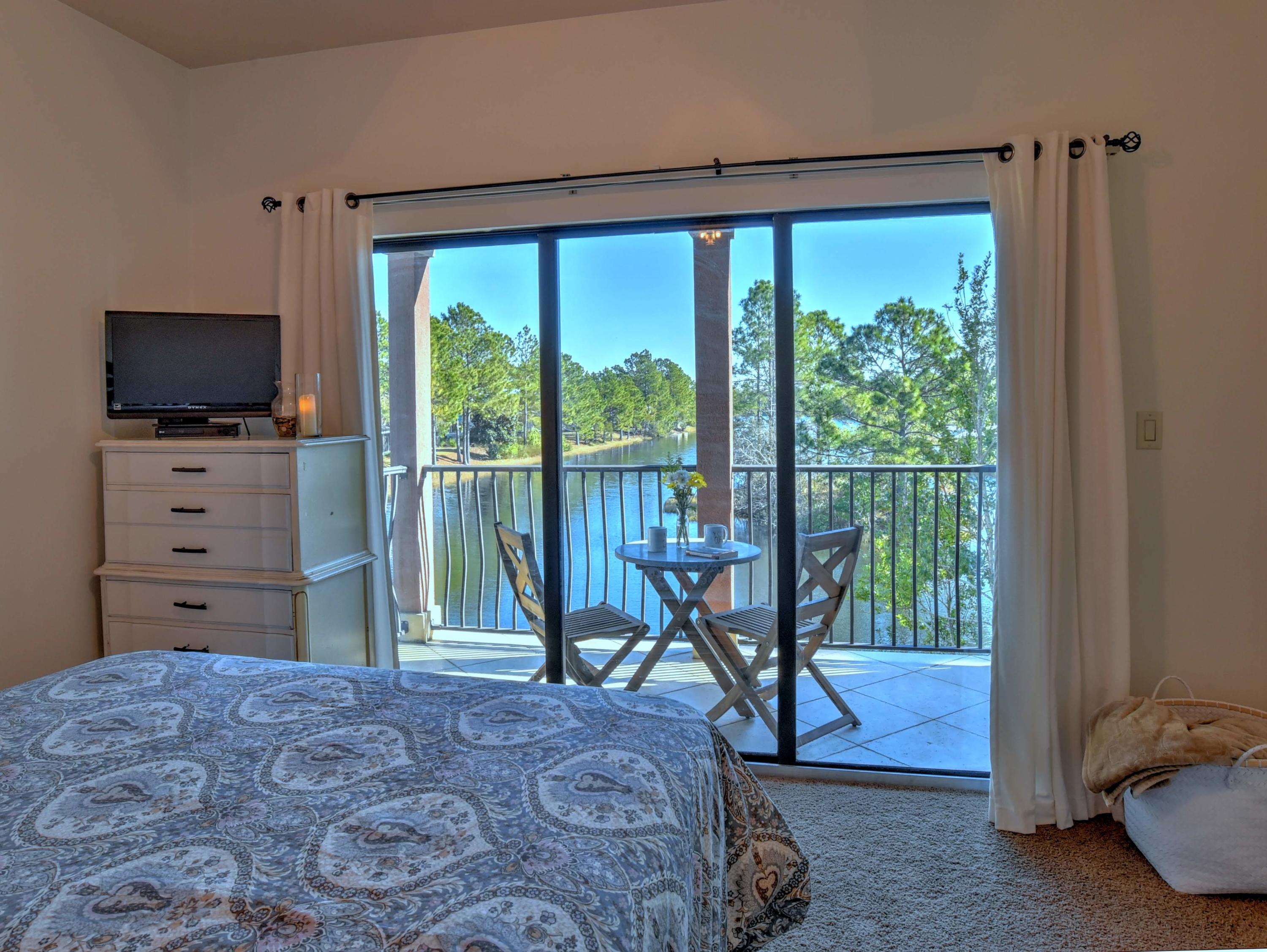 THE COTTAGES OF SHORTLINE LAKE EST - Residential