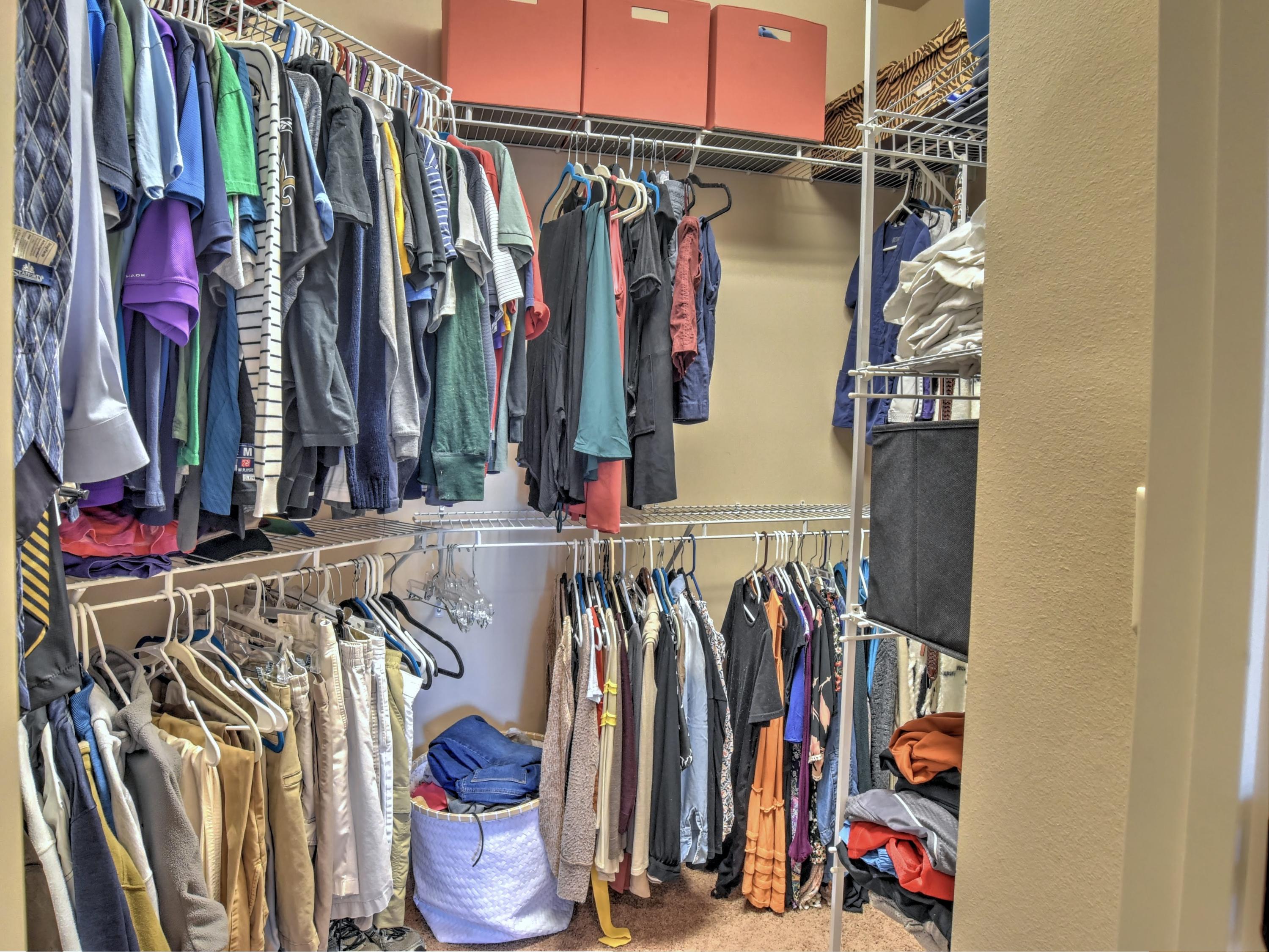 THE COTTAGES OF SHORTLINE LAKE EST - Residential