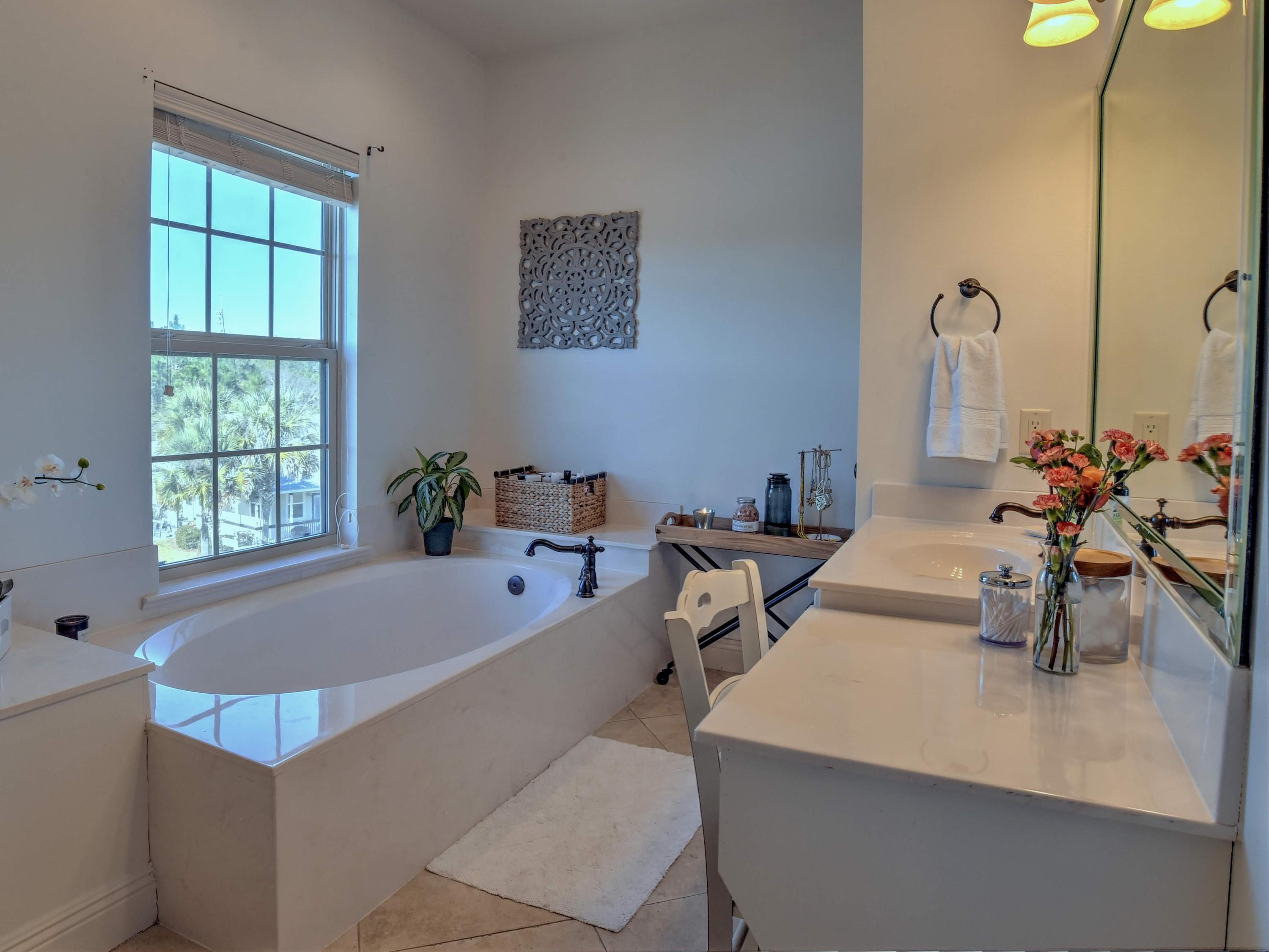 THE COTTAGES OF SHORTLINE LAKE EST - Residential