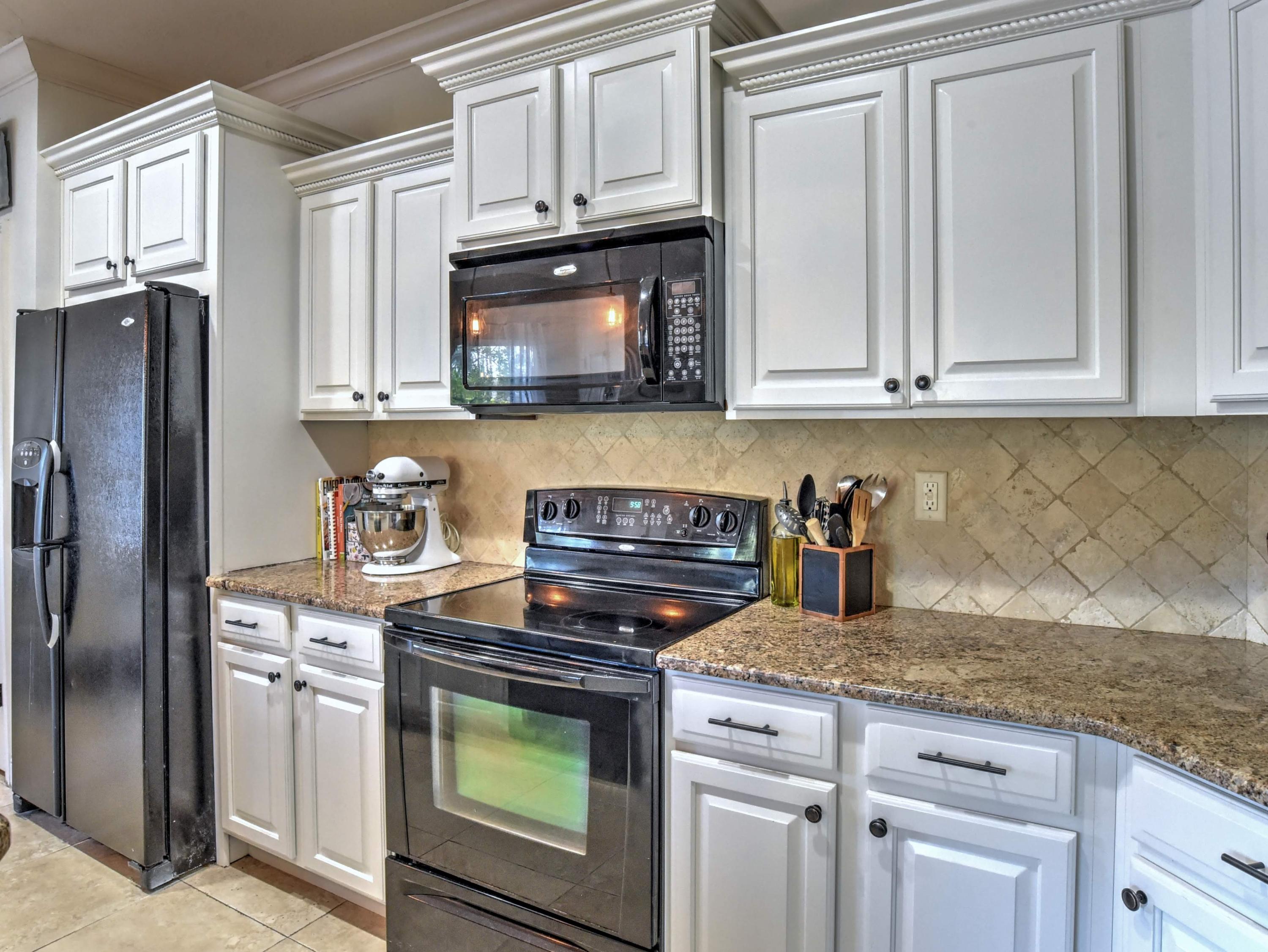 THE COTTAGES OF SHORTLINE LAKE EST - Residential