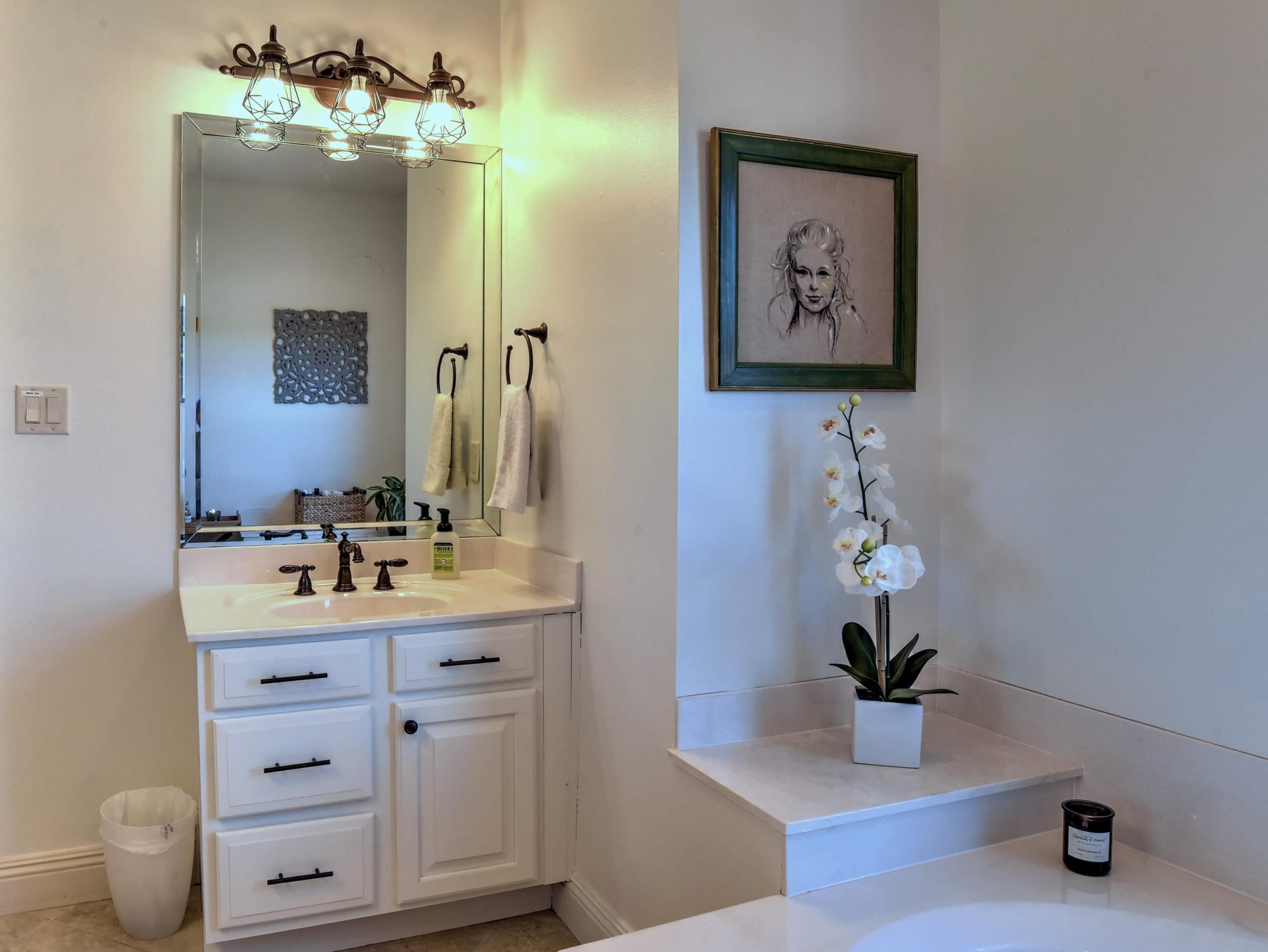 THE COTTAGES OF SHORTLINE LAKE EST - Residential