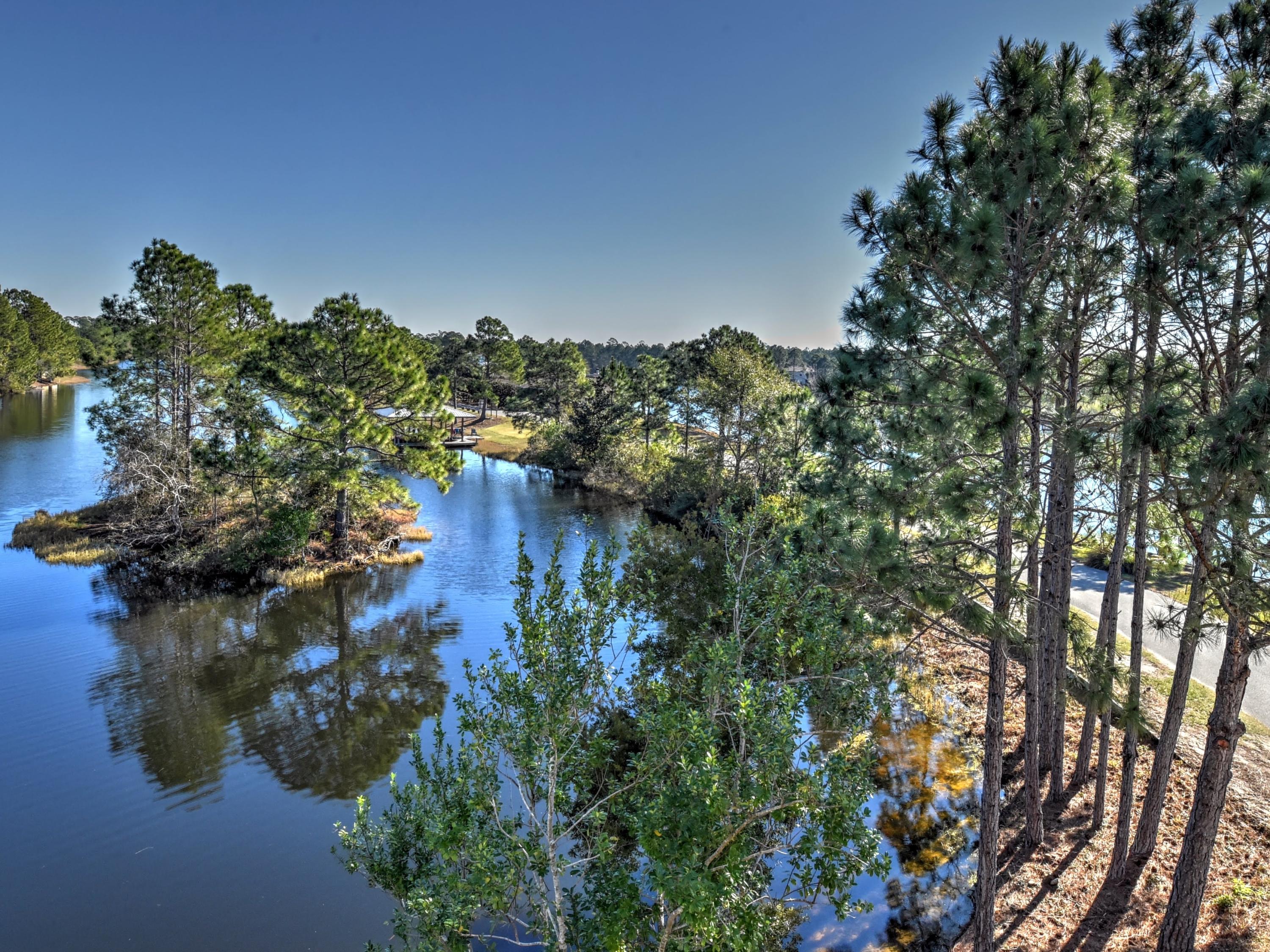 THE COTTAGES OF SHORTLINE LAKE EST - Residential