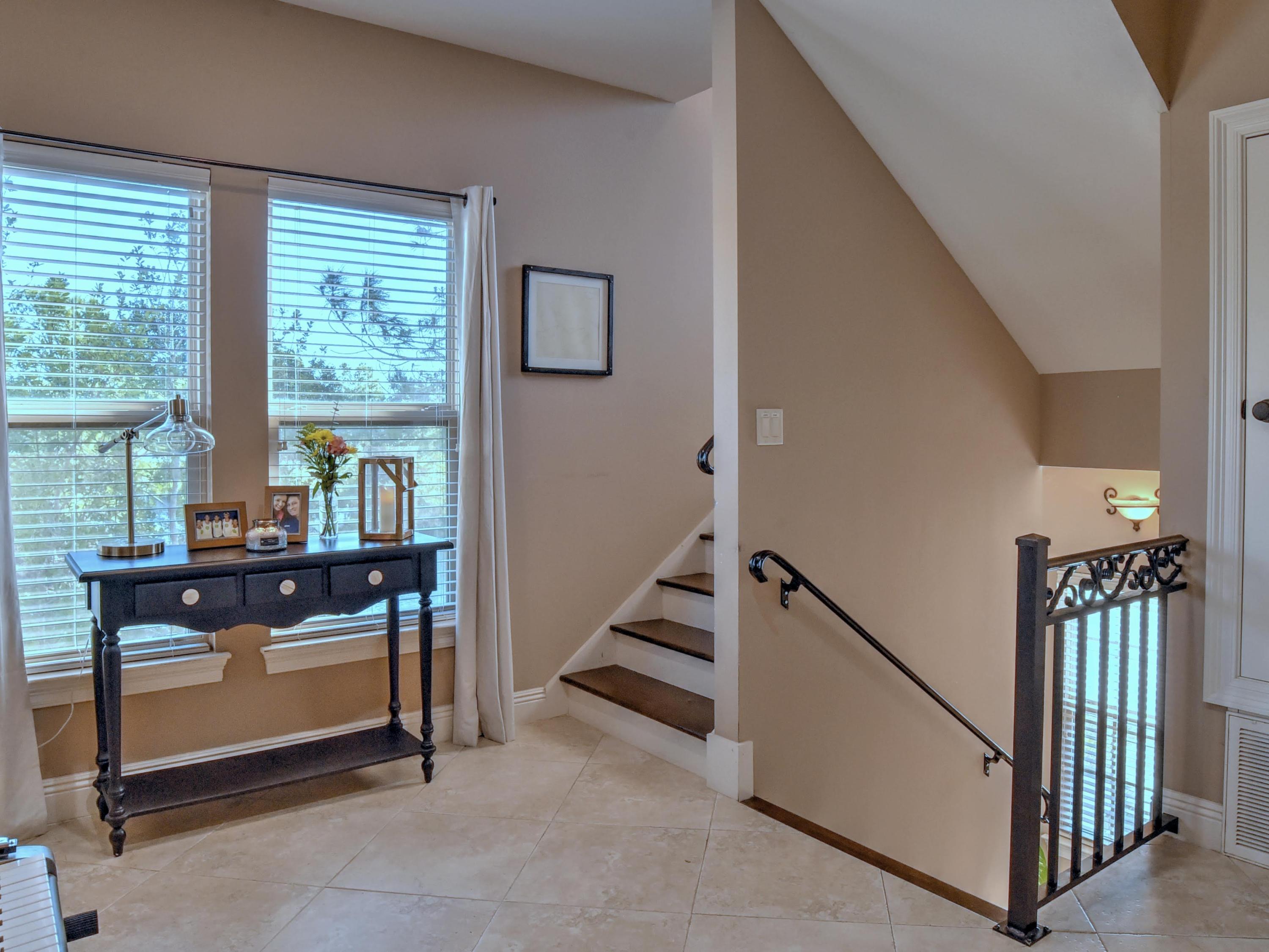 THE COTTAGES OF SHORTLINE LAKE EST - Residential