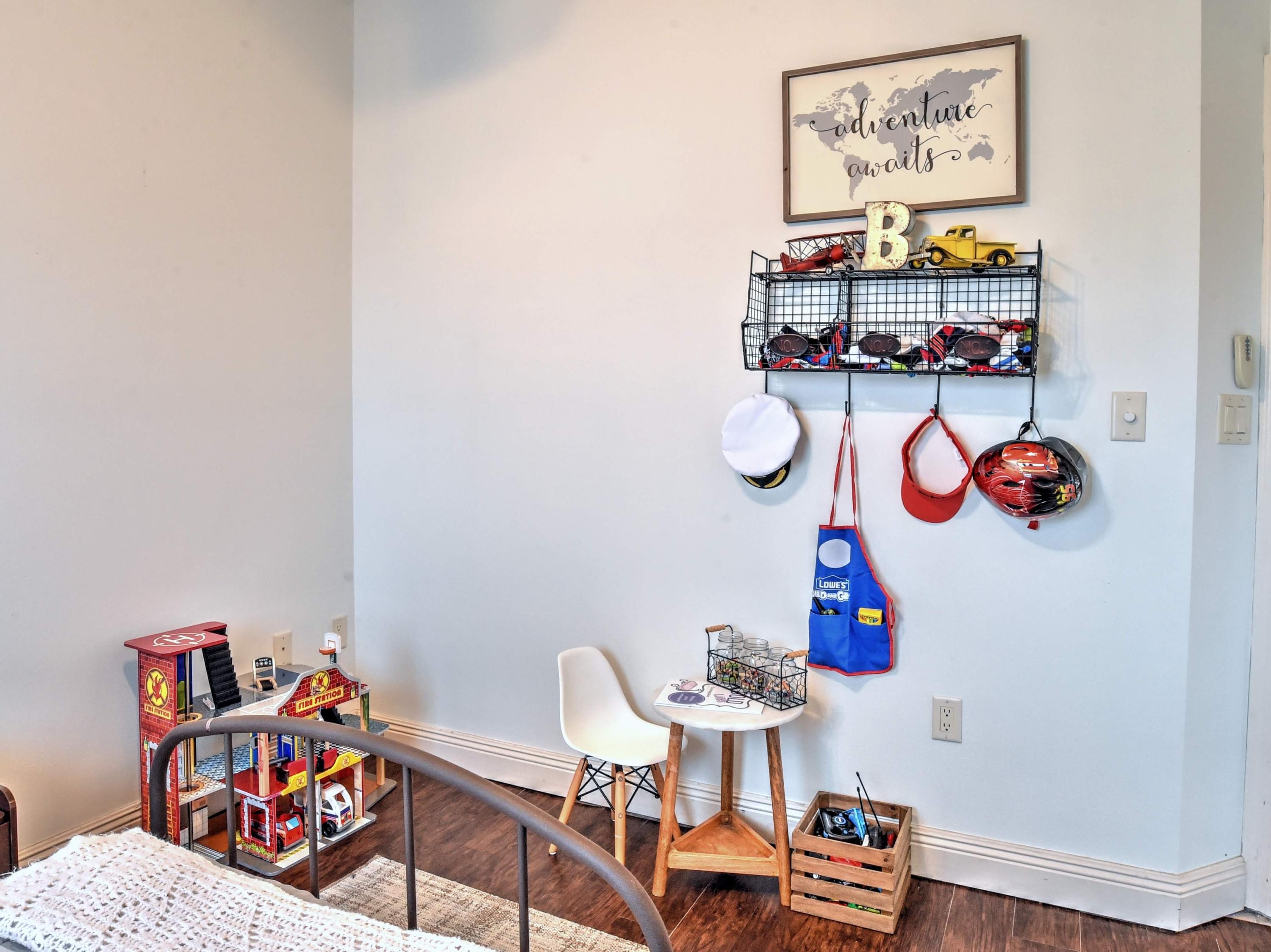 THE COTTAGES OF SHORTLINE LAKE EST - Residential