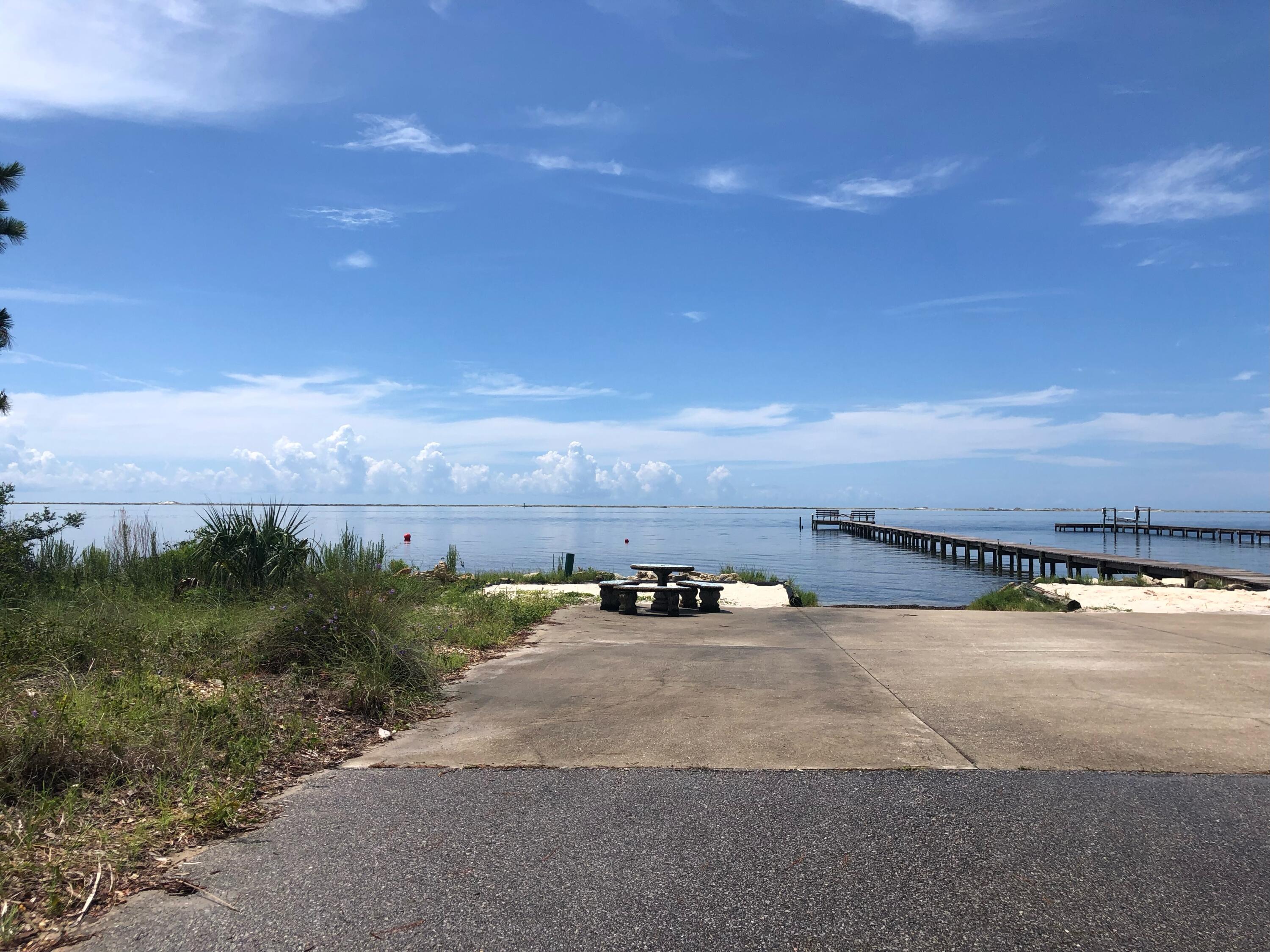 SMUGGLERS COVE - Land