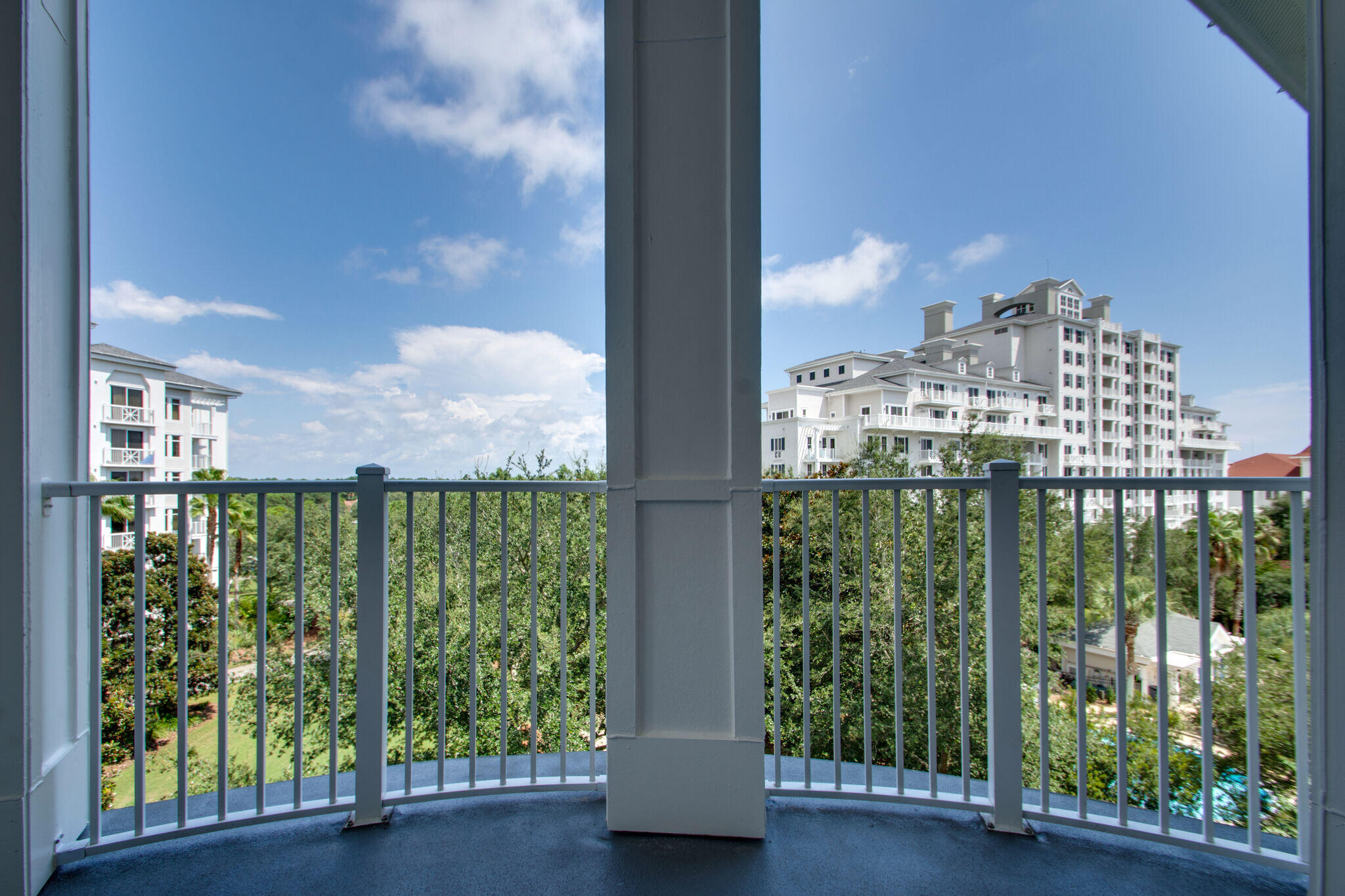 BAHIA CONDO - Residential