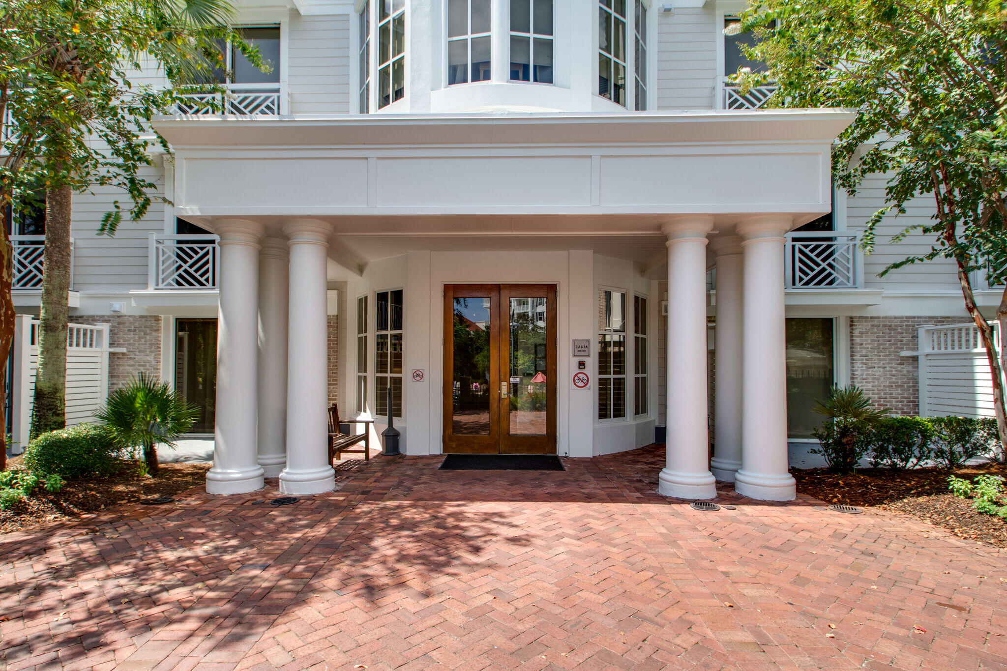 BAHIA CONDO - Residential