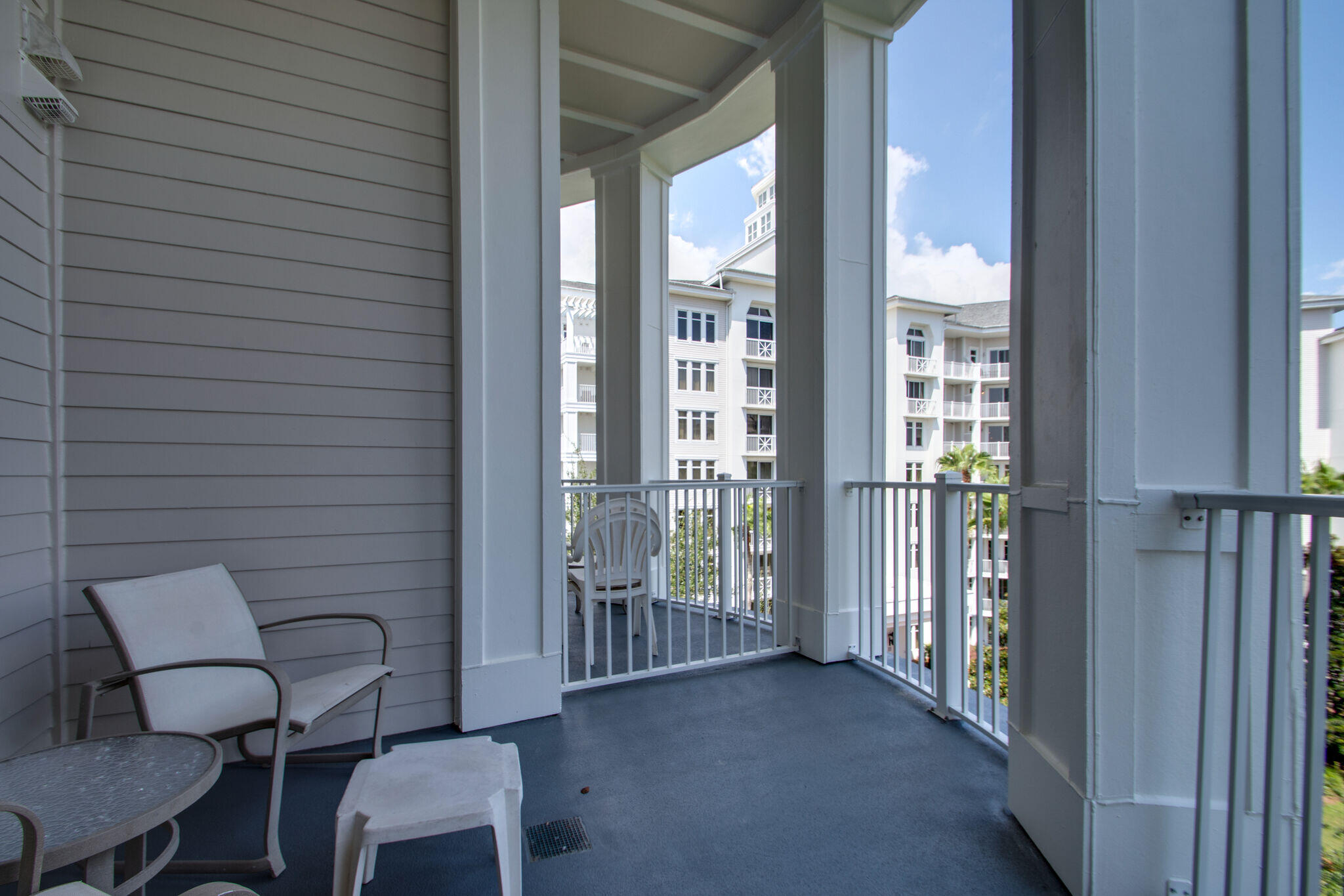 BAHIA CONDO - Residential