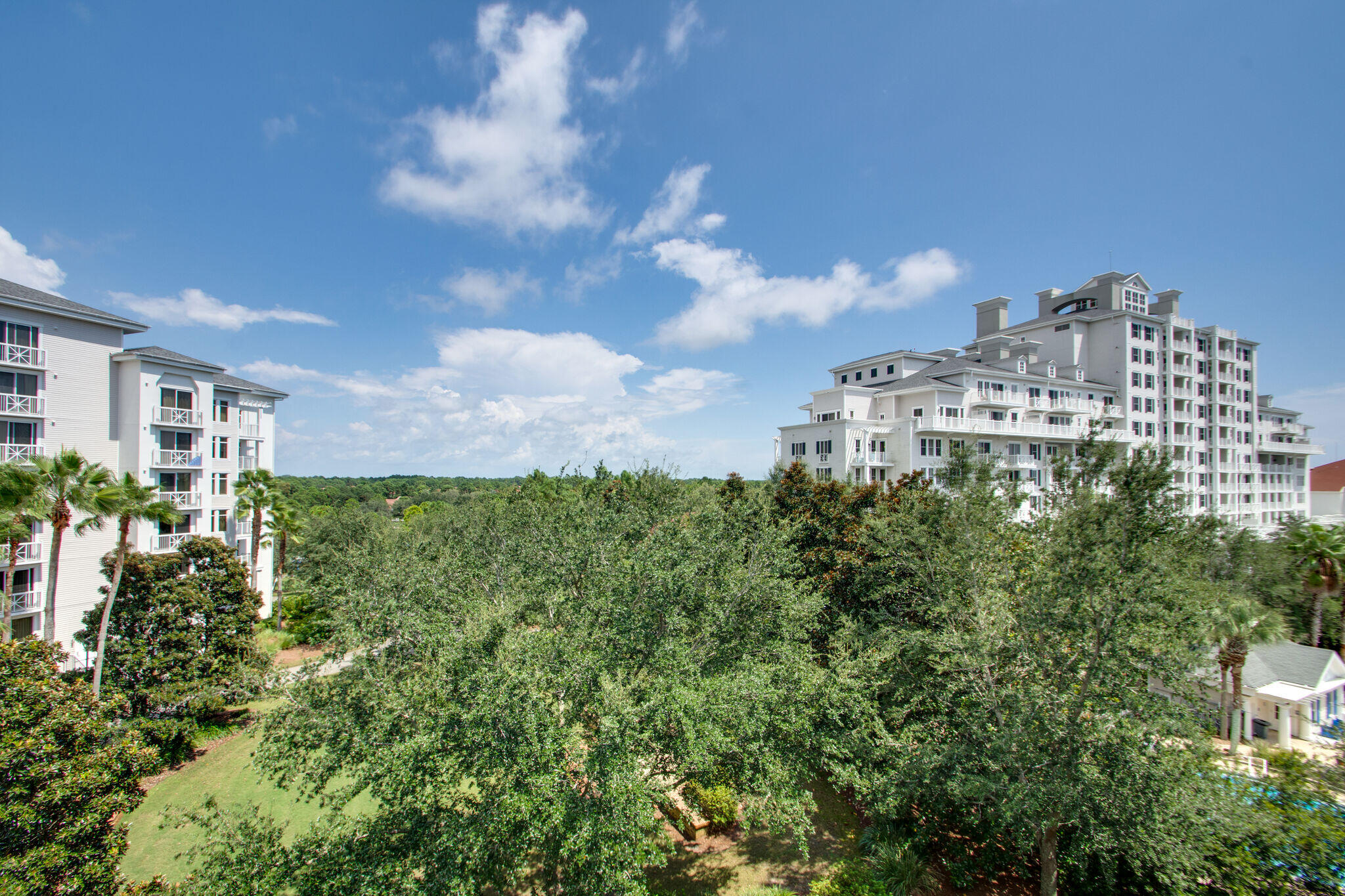 BAHIA CONDO - Residential