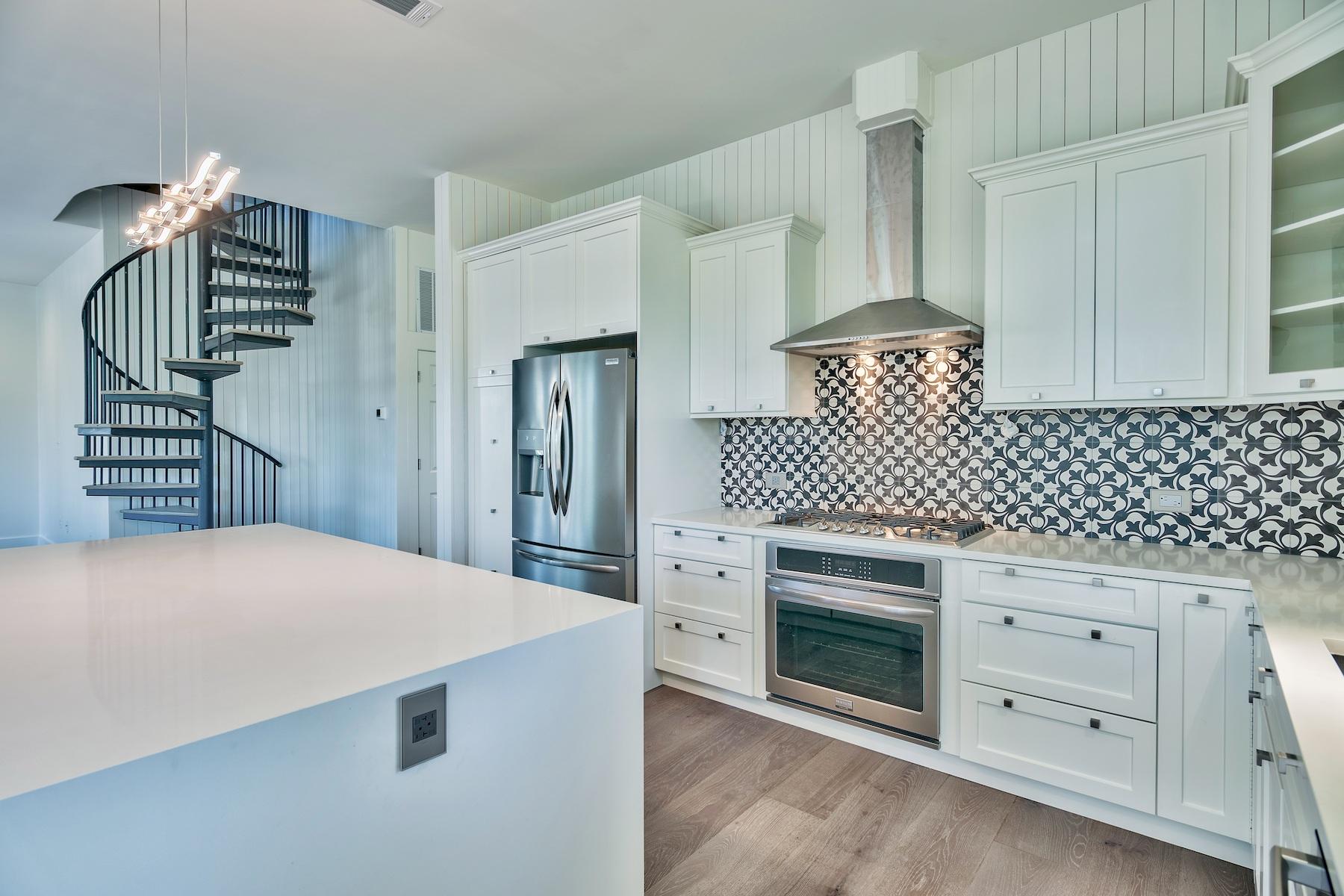 LAKEWOOD OF SEAGROVE BEACH - Residential