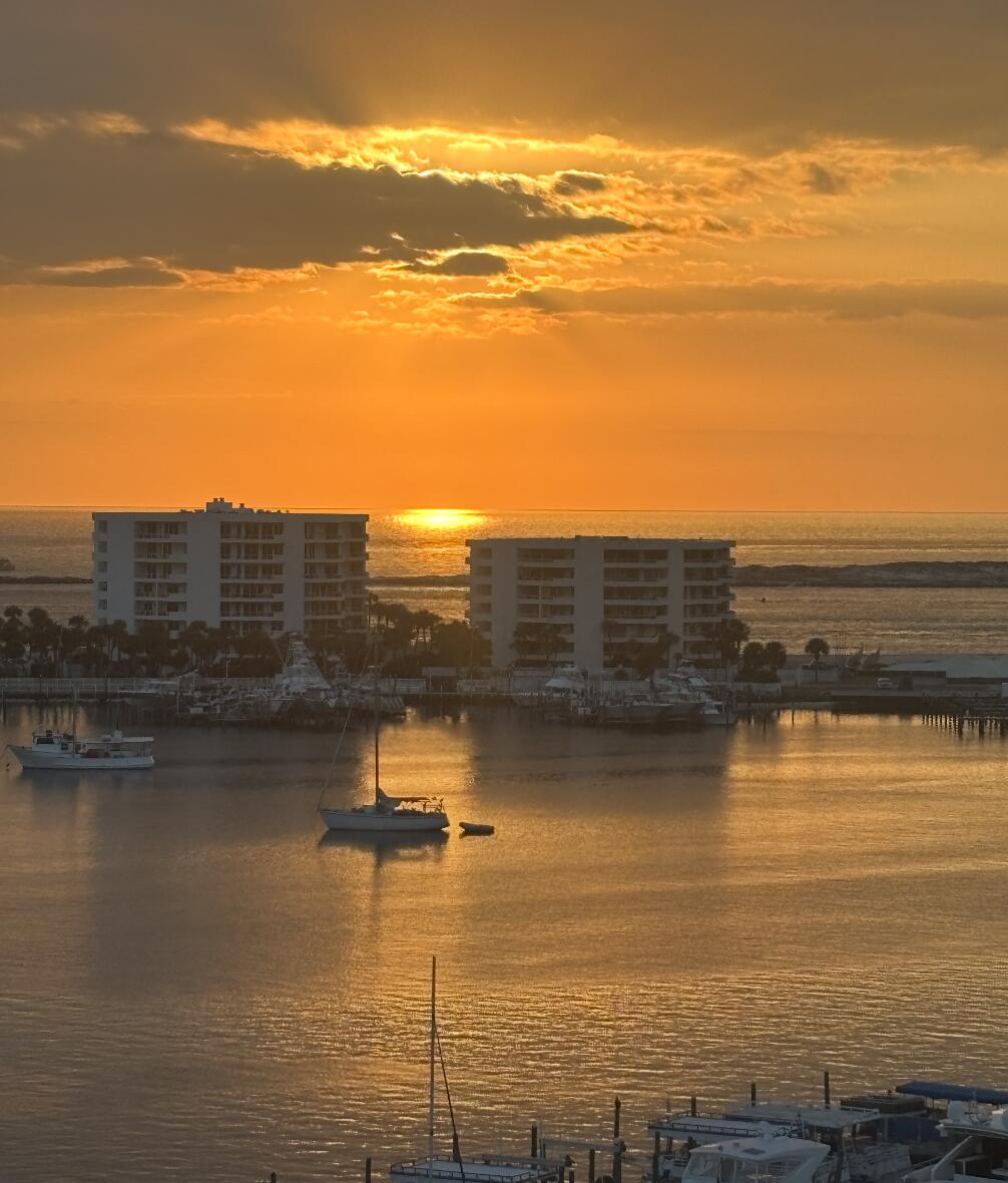 DESTIN YACHT CLUB - Residential