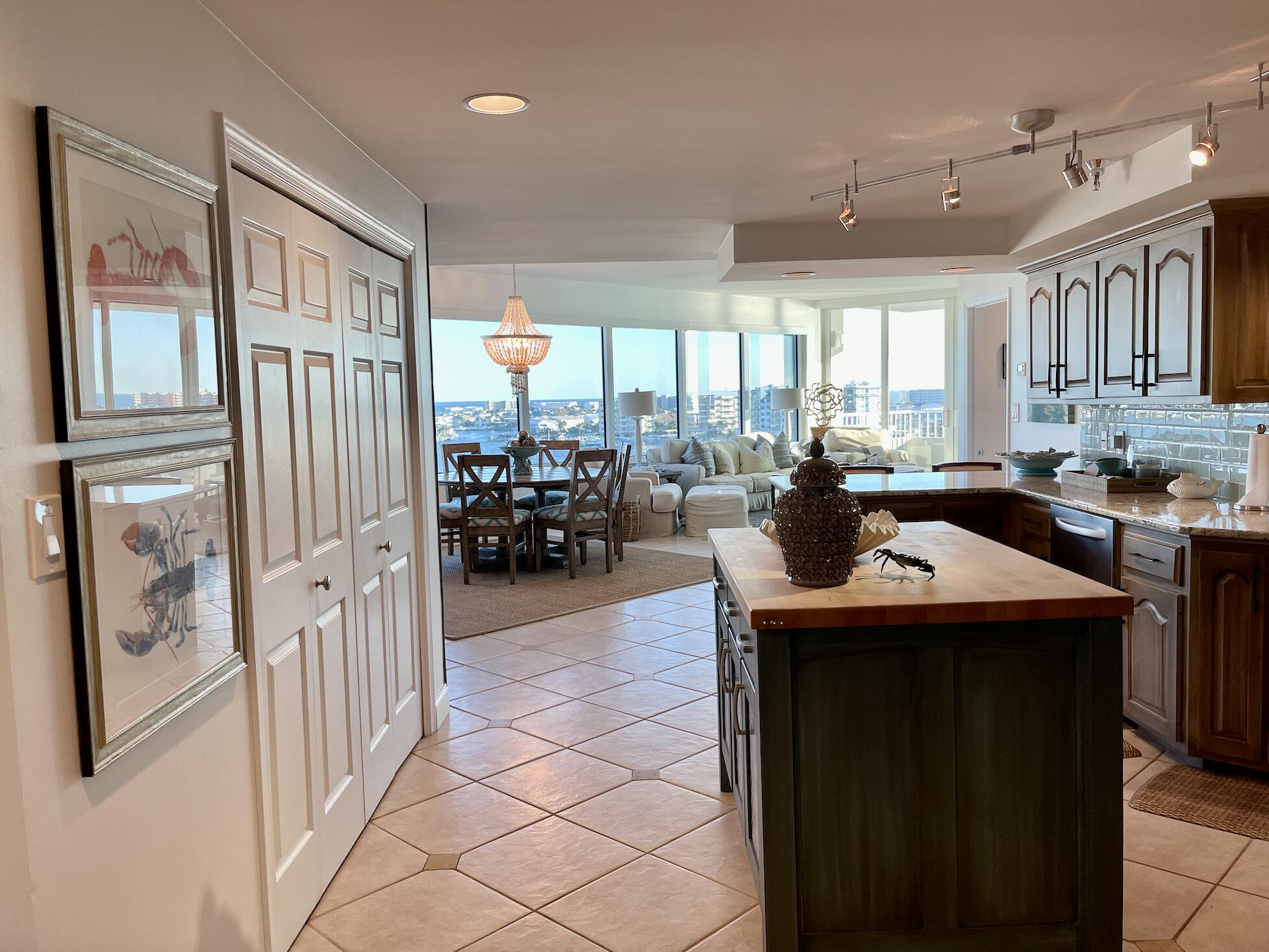 DESTIN YACHT CLUB - Residential