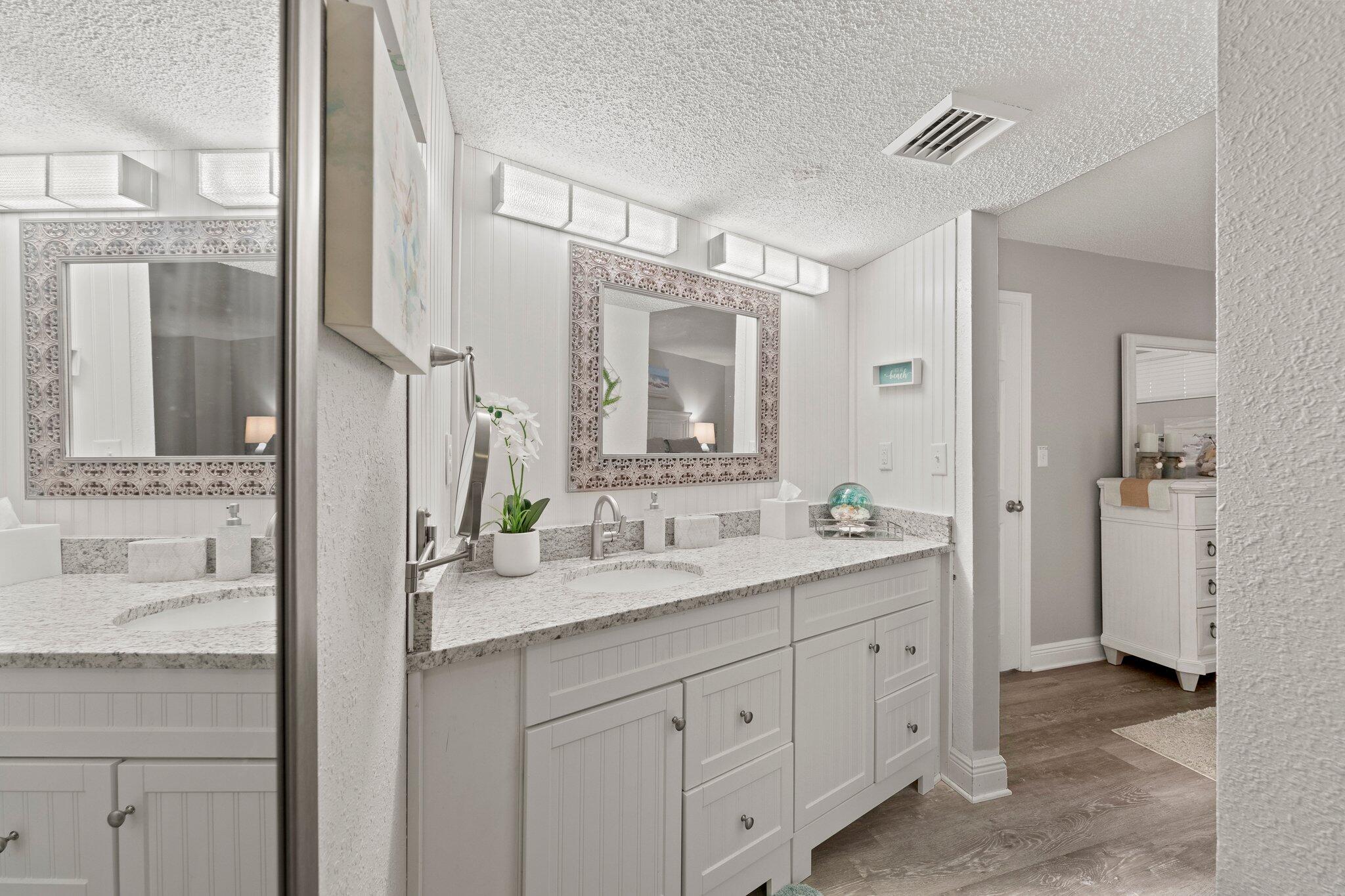 GULFSIDE BEACH CONDO - Residential