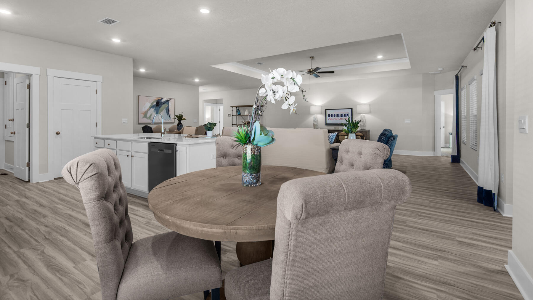 Roman Oaks - Residential