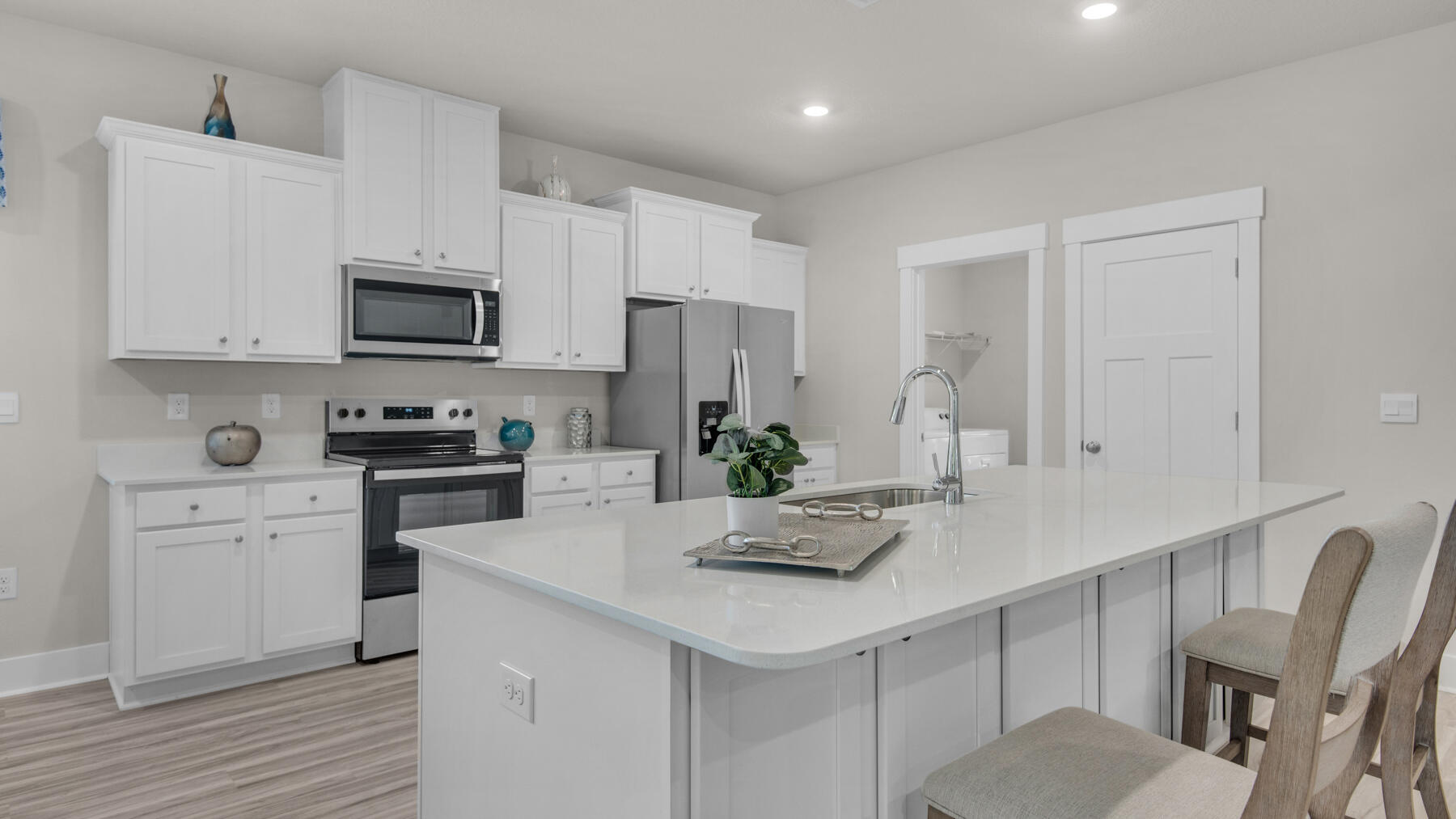 Roman Oaks - Residential