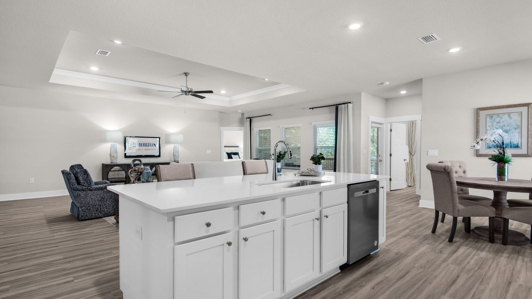 Roman Oaks - Residential