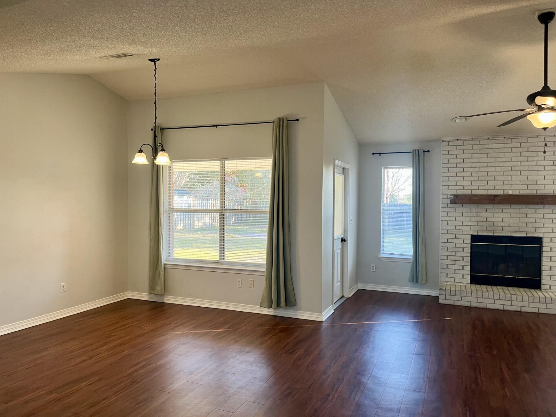 JACKSON TRAIL - Residential Lease