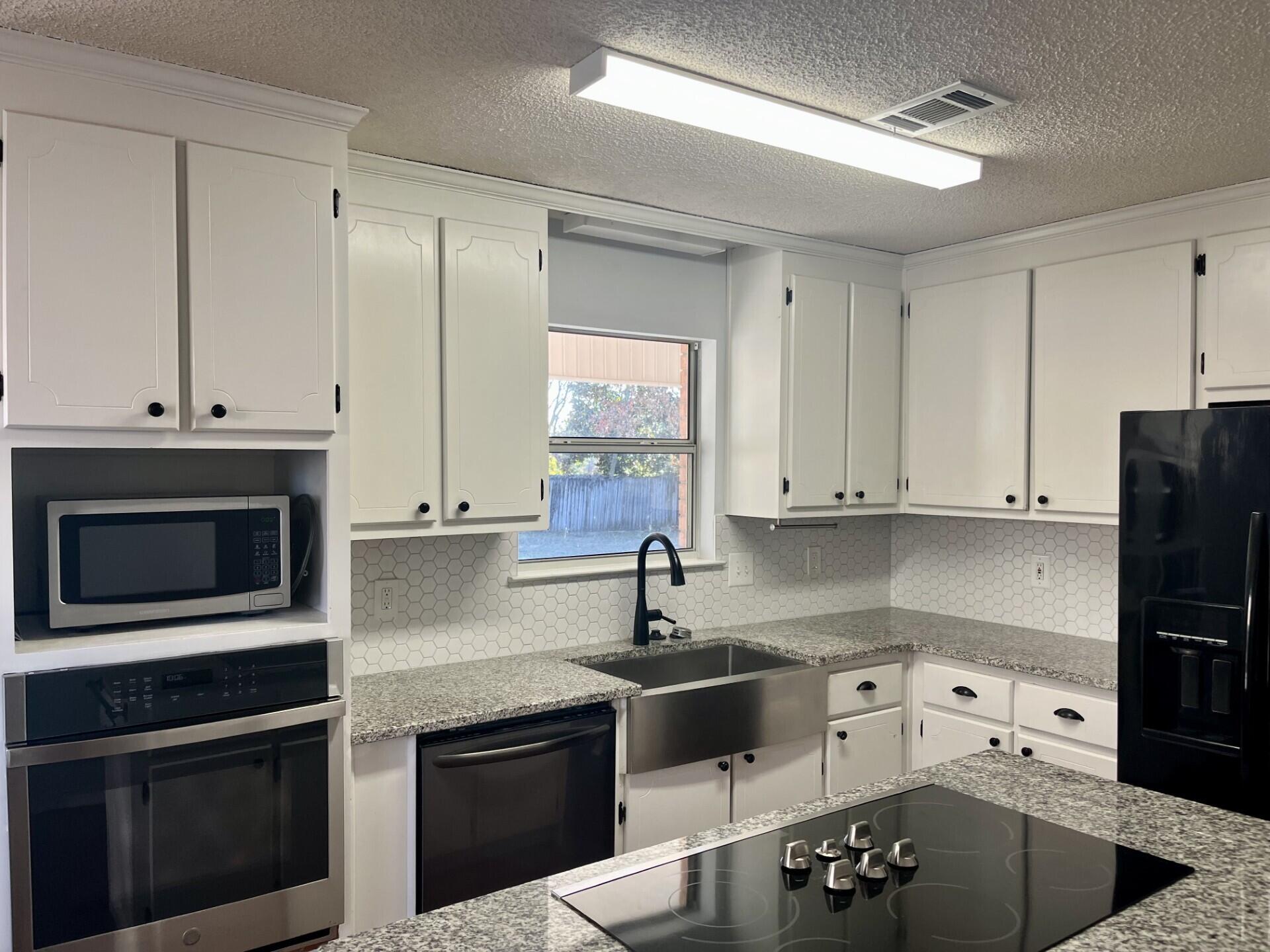 JACKSON TRAIL - Residential Lease
