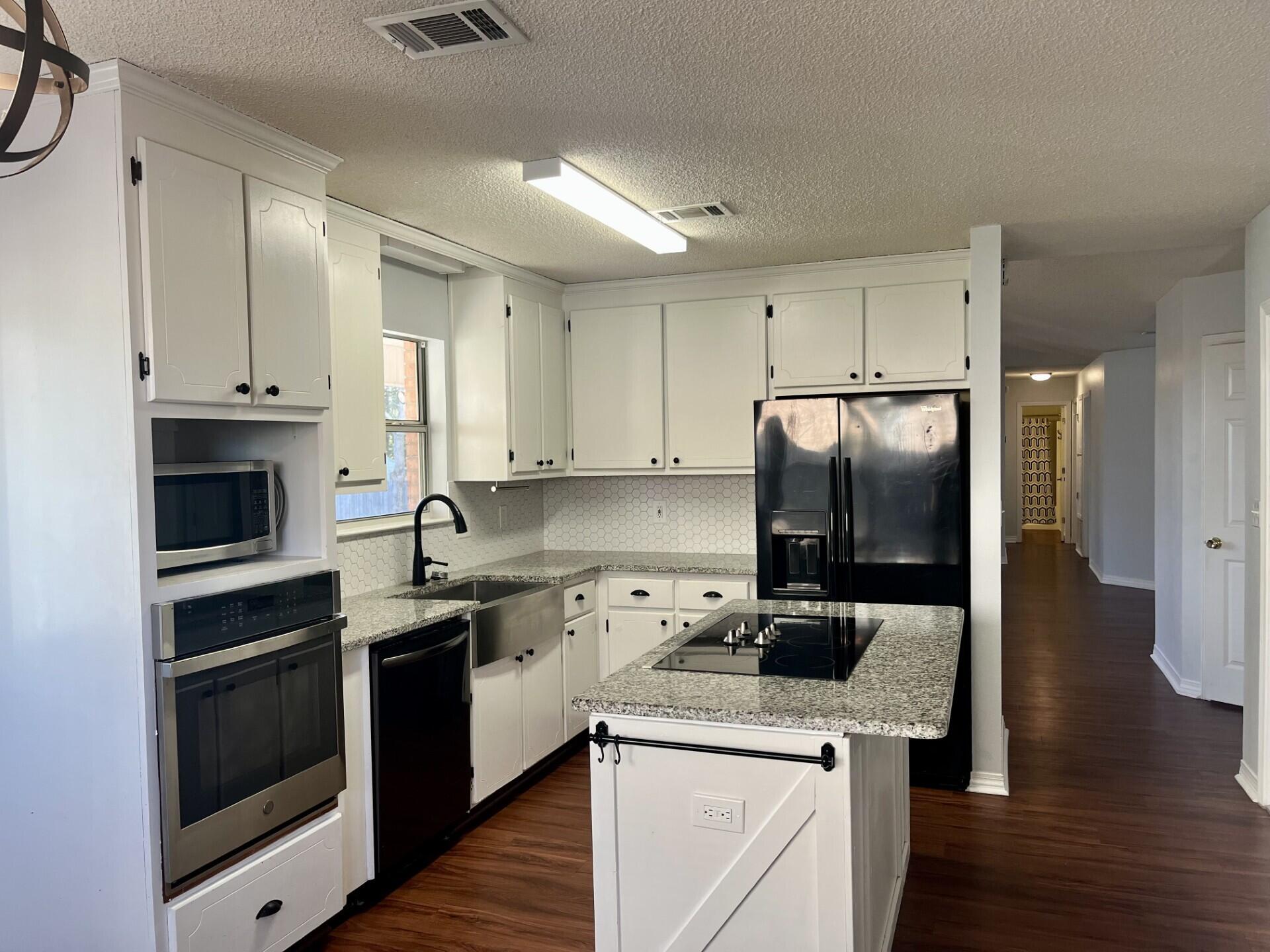 JACKSON TRAIL - Residential Lease