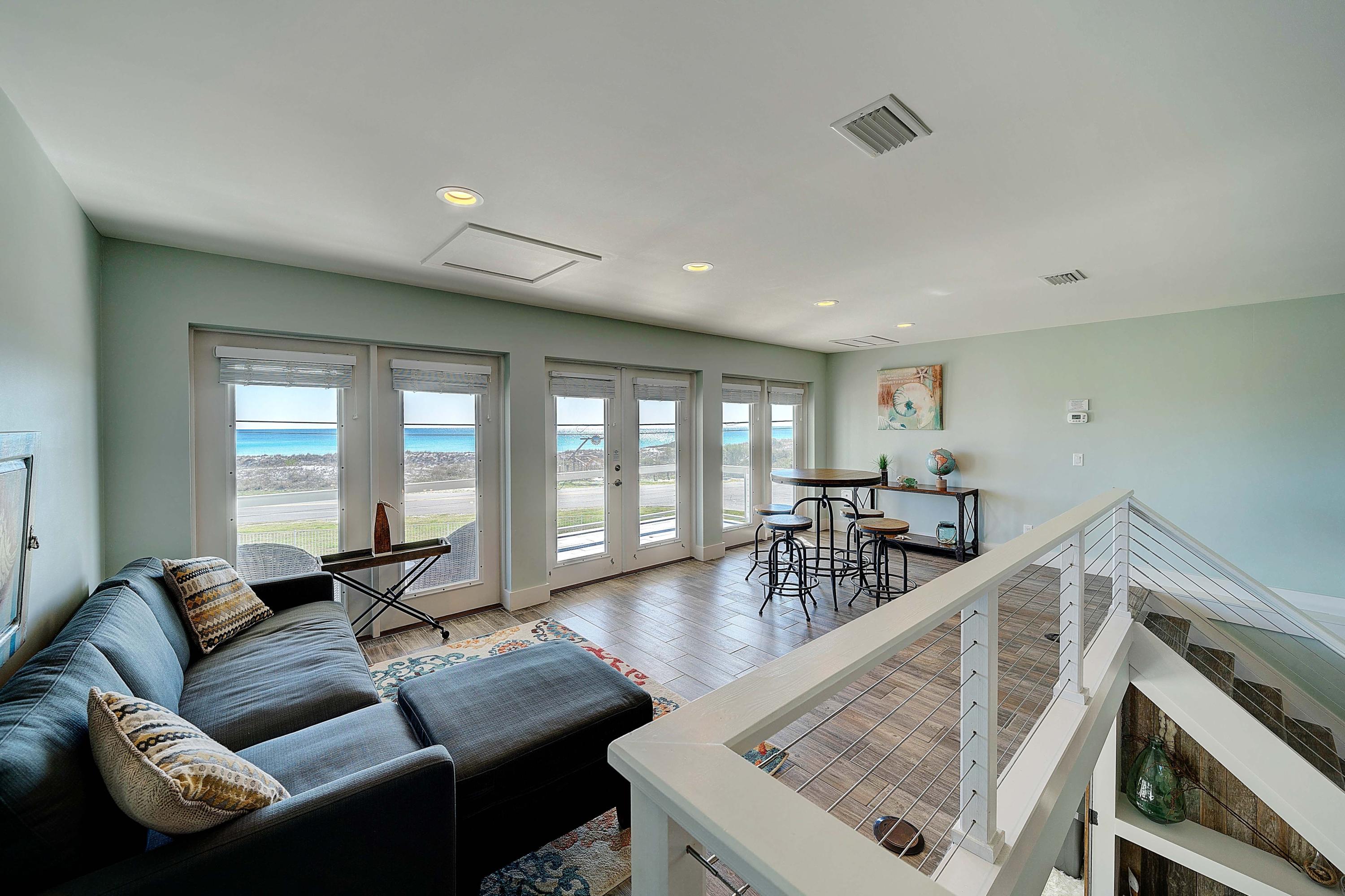SANTA MONICA BEACH - Residential