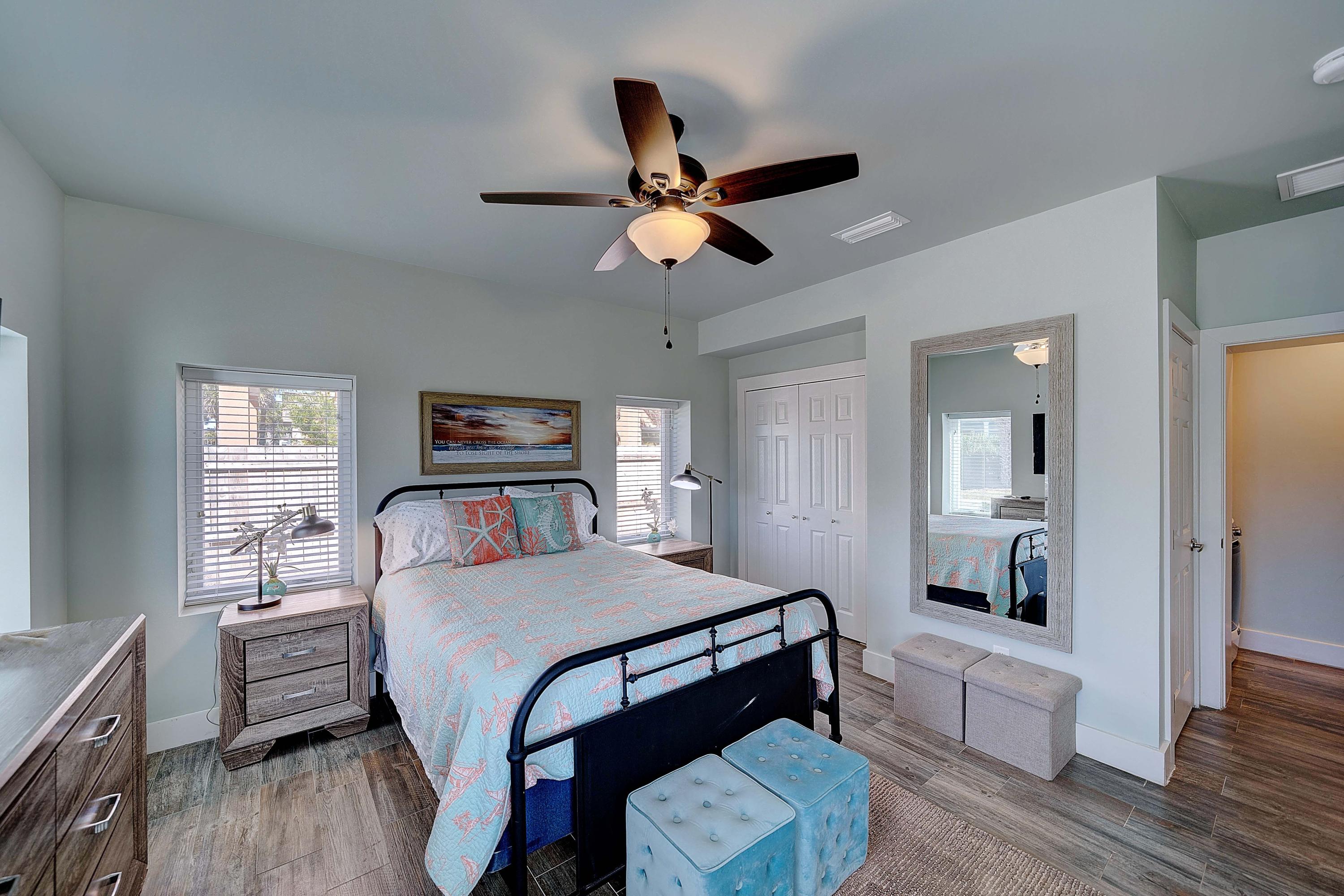 SANTA MONICA BEACH - Residential